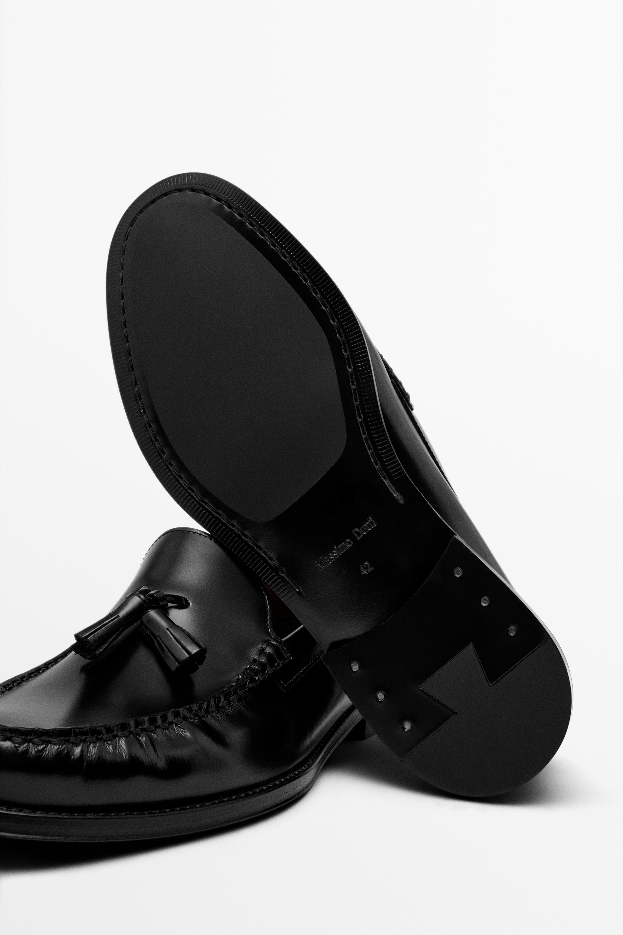 Leather tassel loafer — BLACK