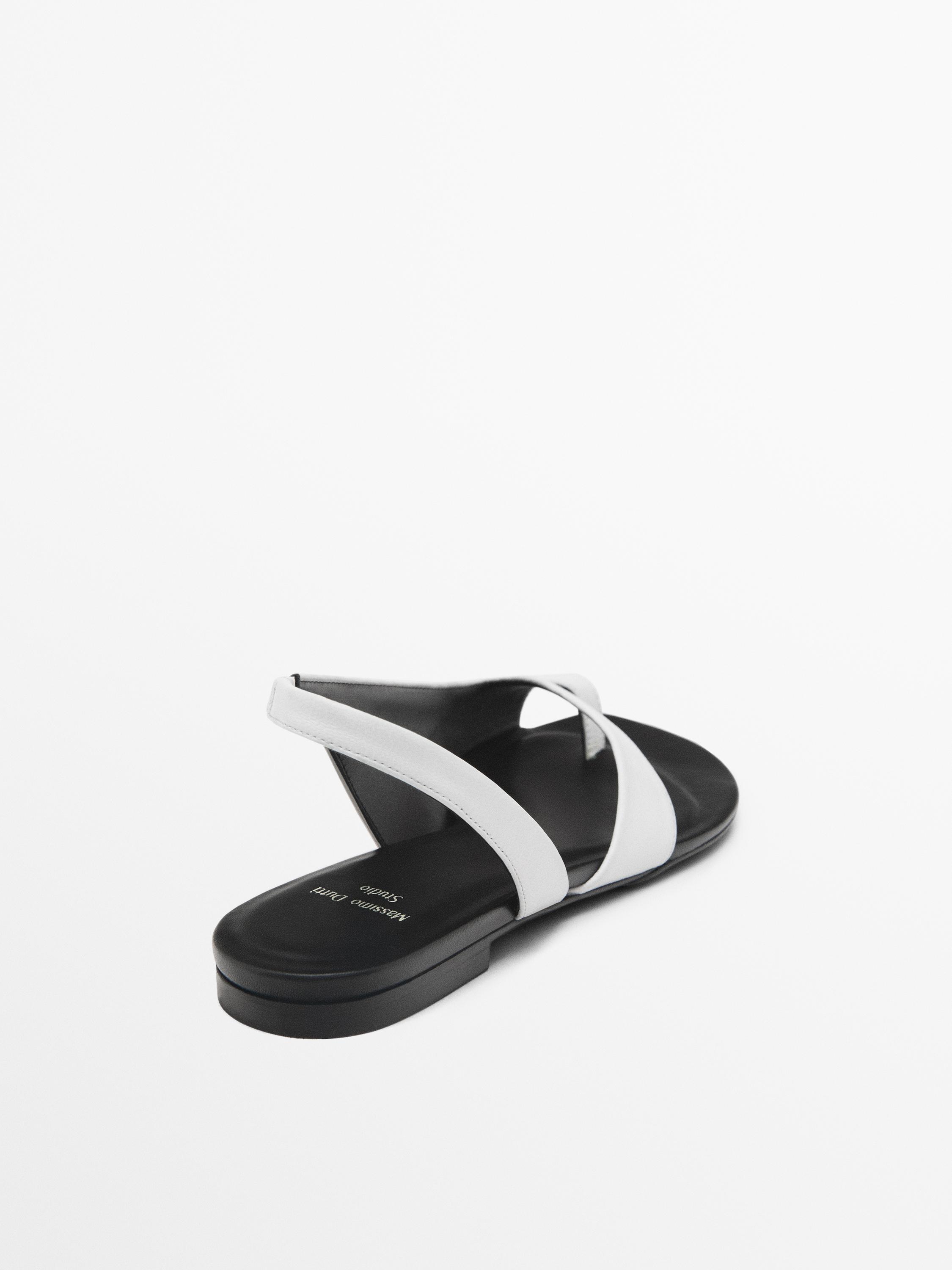 Flat toe divider sandals - STUDIO