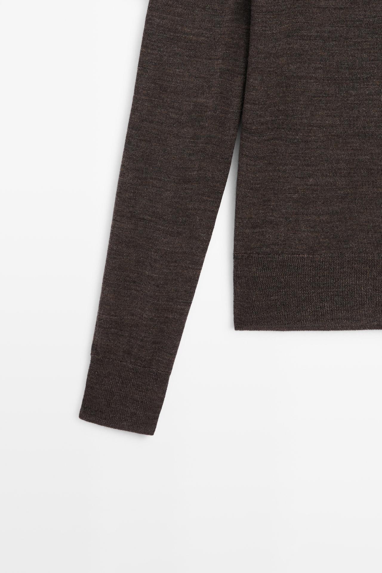 100% wool mock neck knit sweater — Chocolate