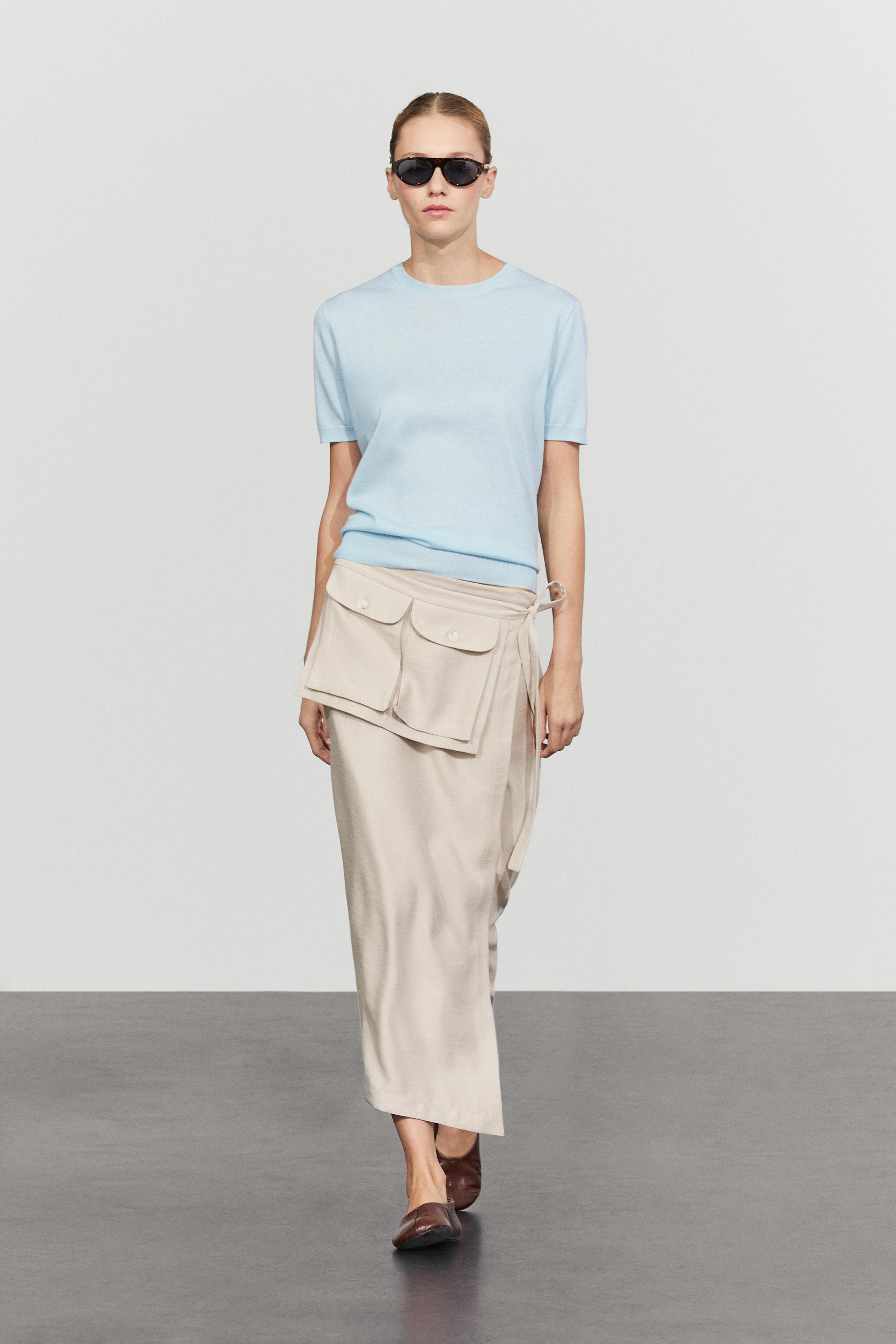 Short-sleeve fine-knit sweater