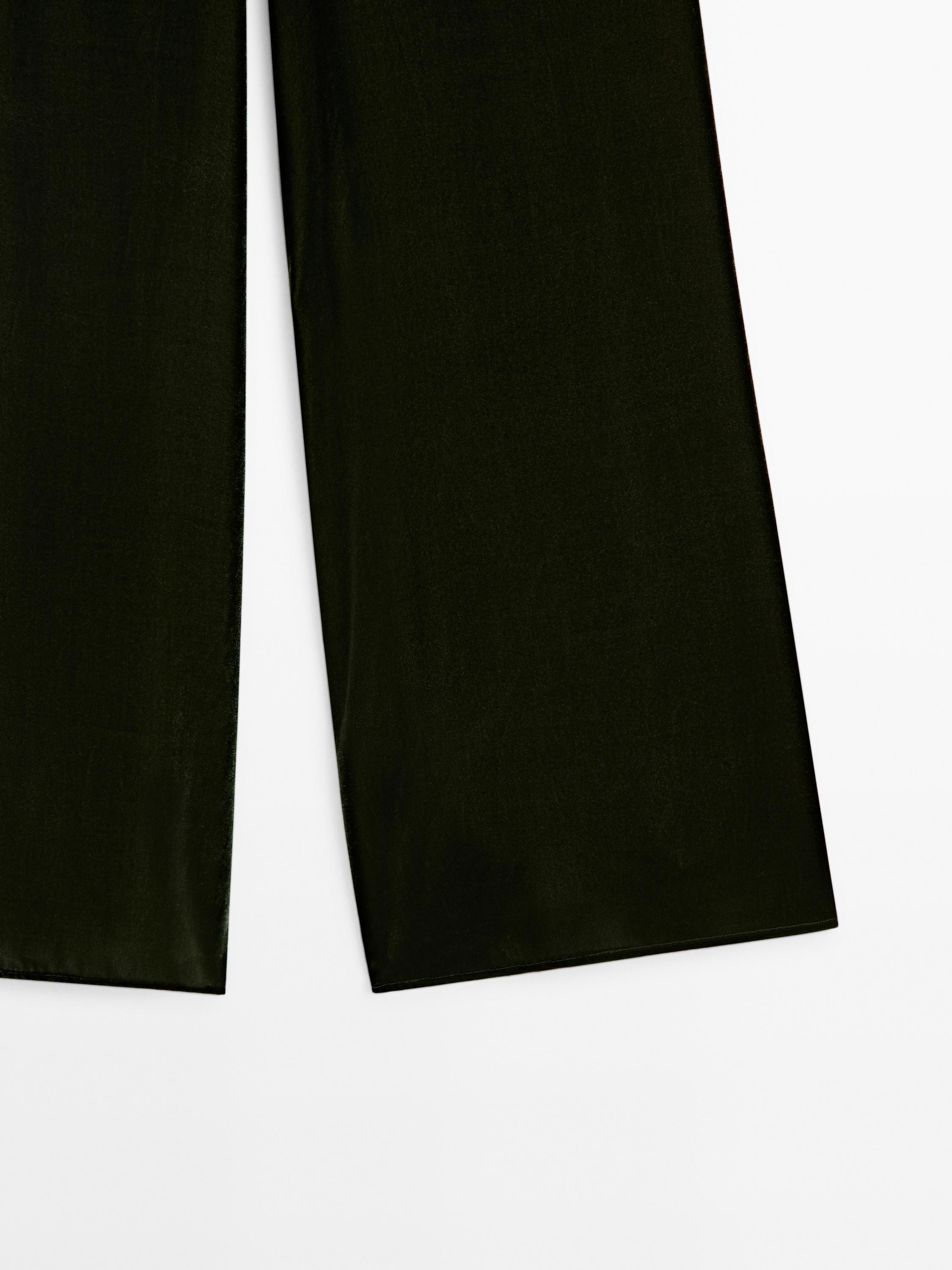 Wide-leg velvet trousers