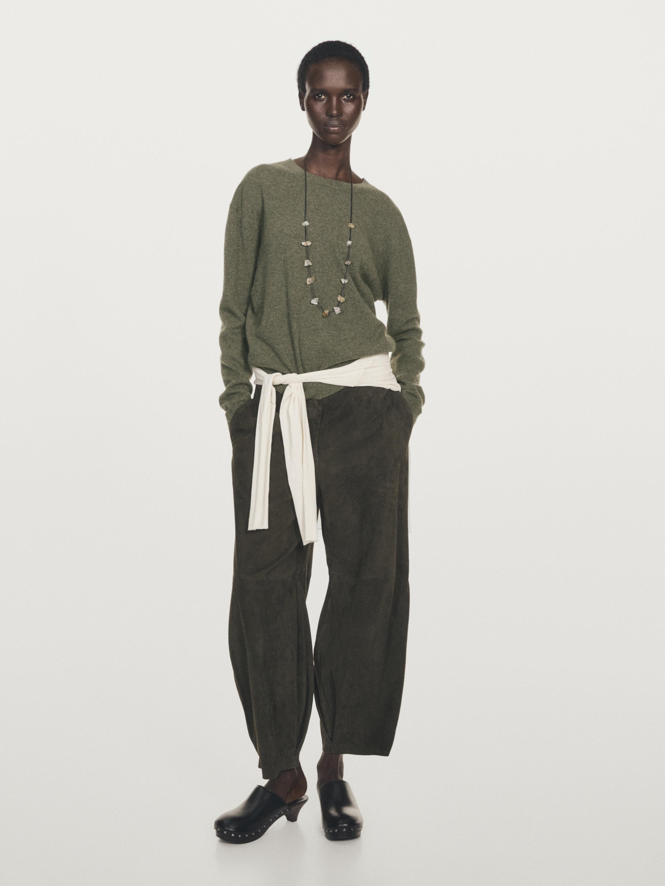 100% cashmere crew neck sweater