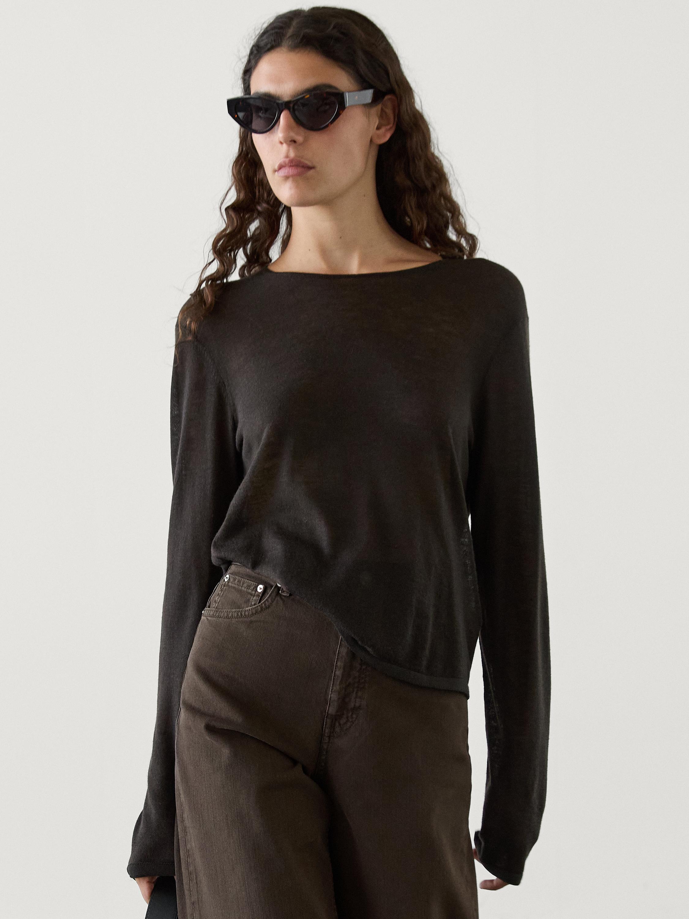 Mid-rise straight-leg jeans