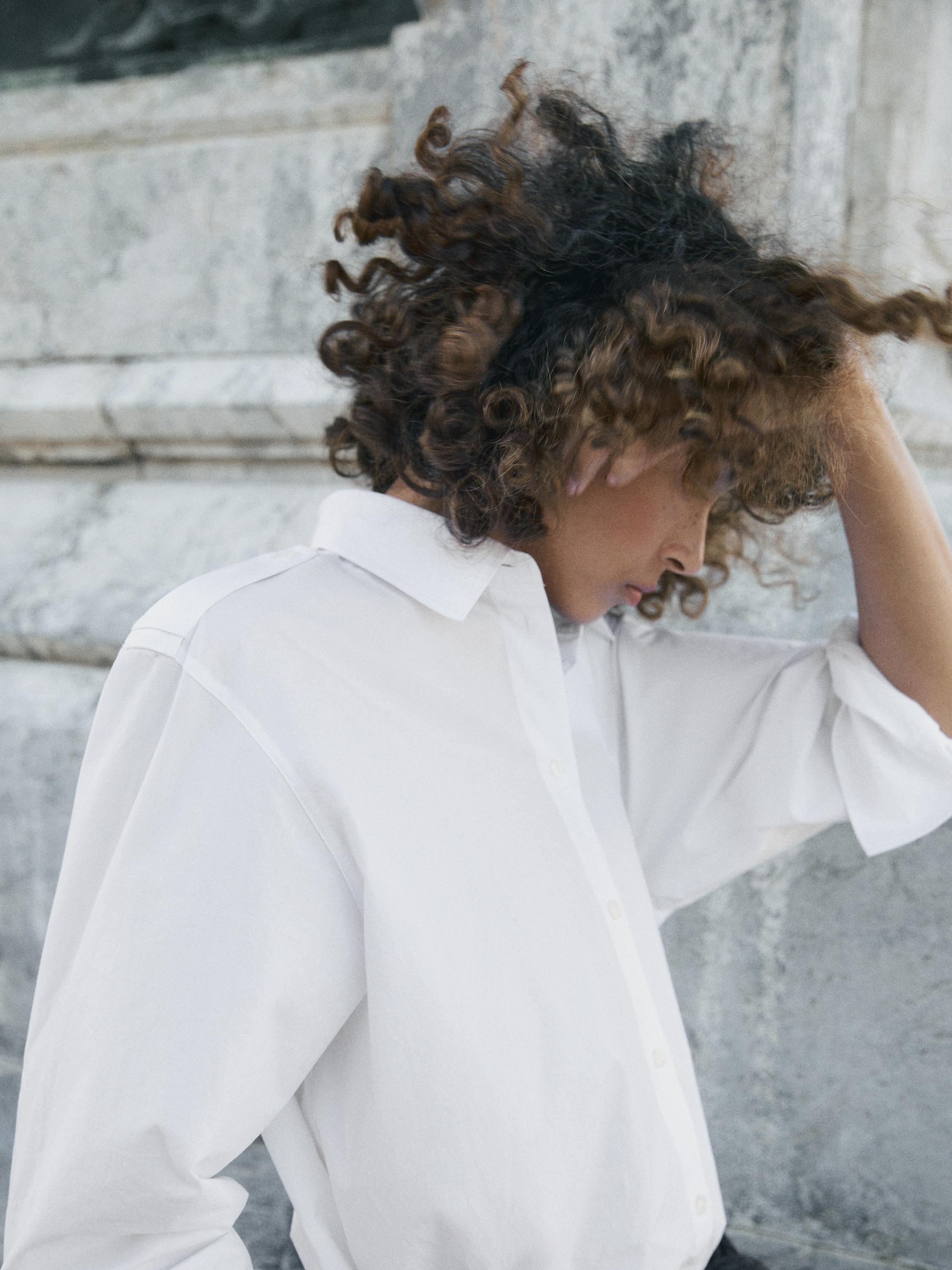 Camisa detalle hombro 100% algodón