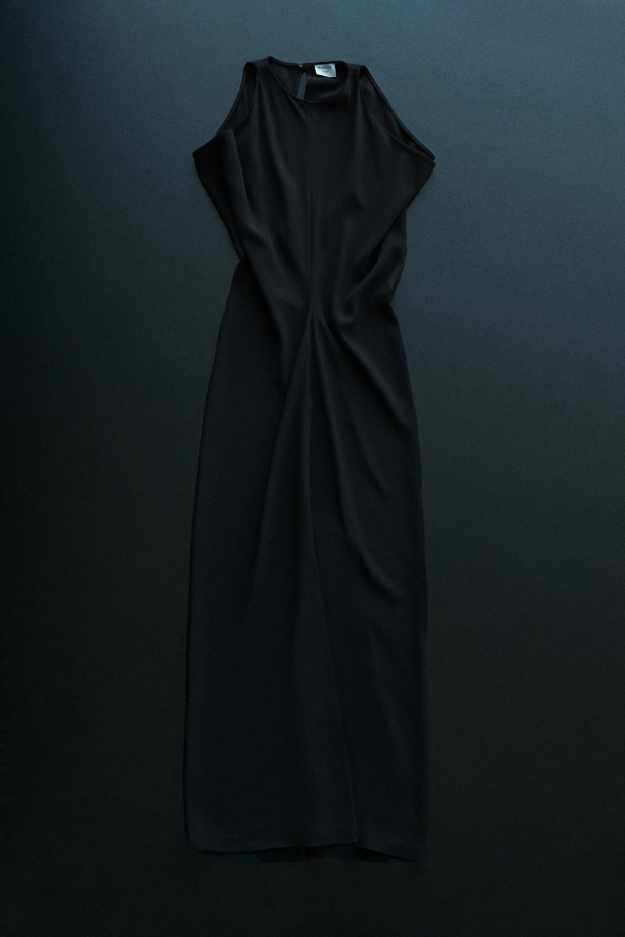 Pleated midi dress — BLACK