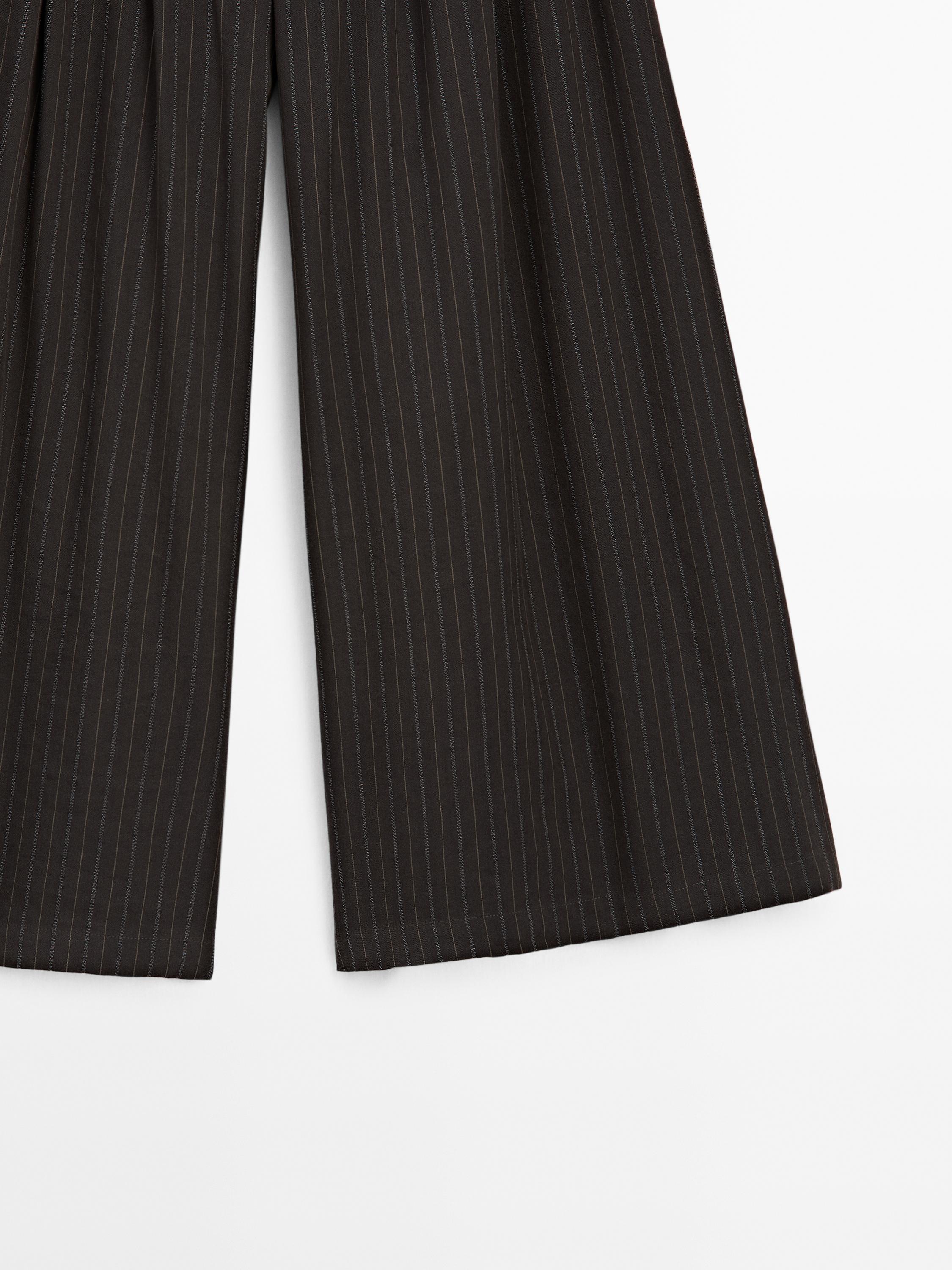 Wide-leg trousers with triple dart detail