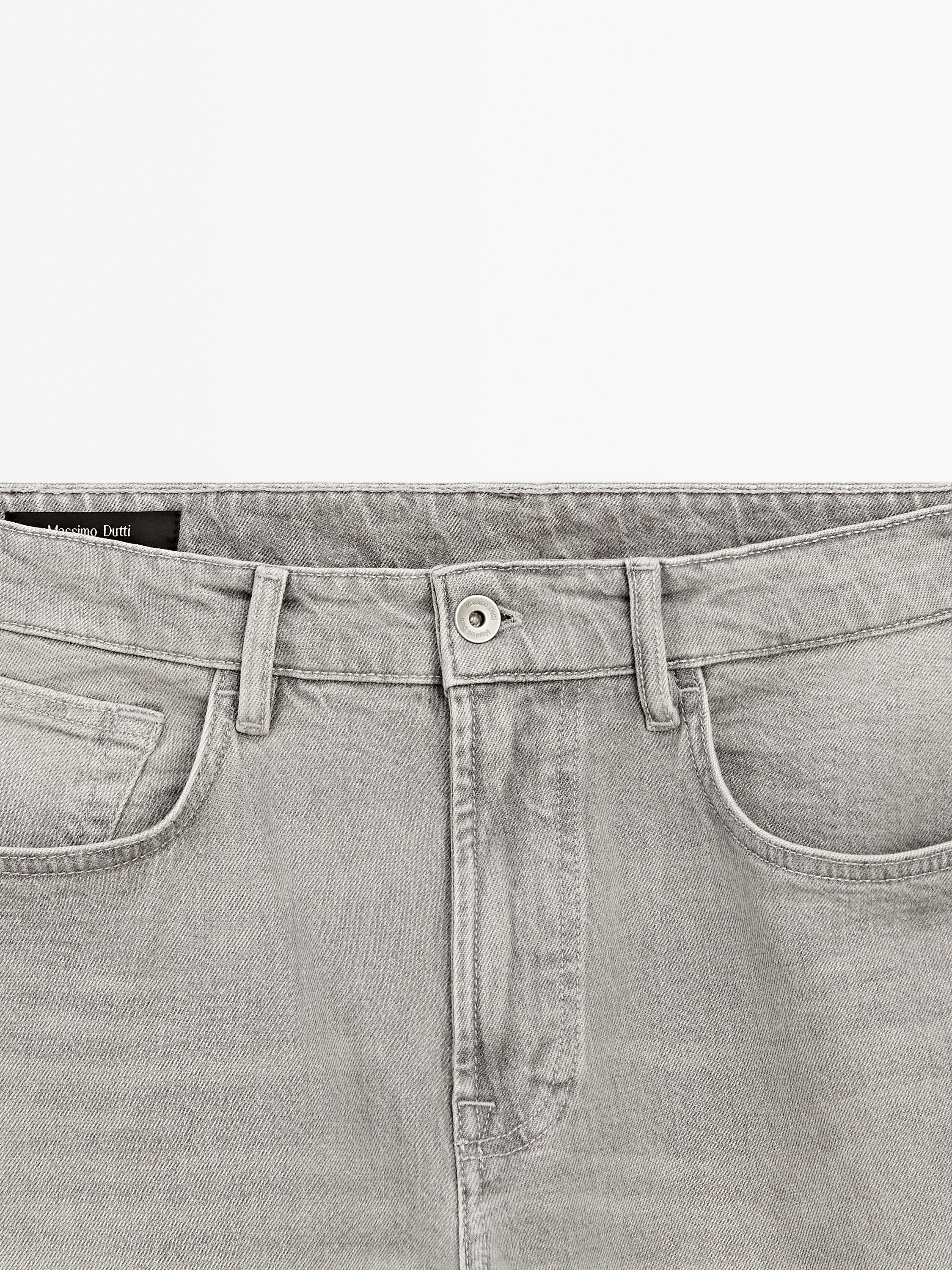 Tapered fit jeans