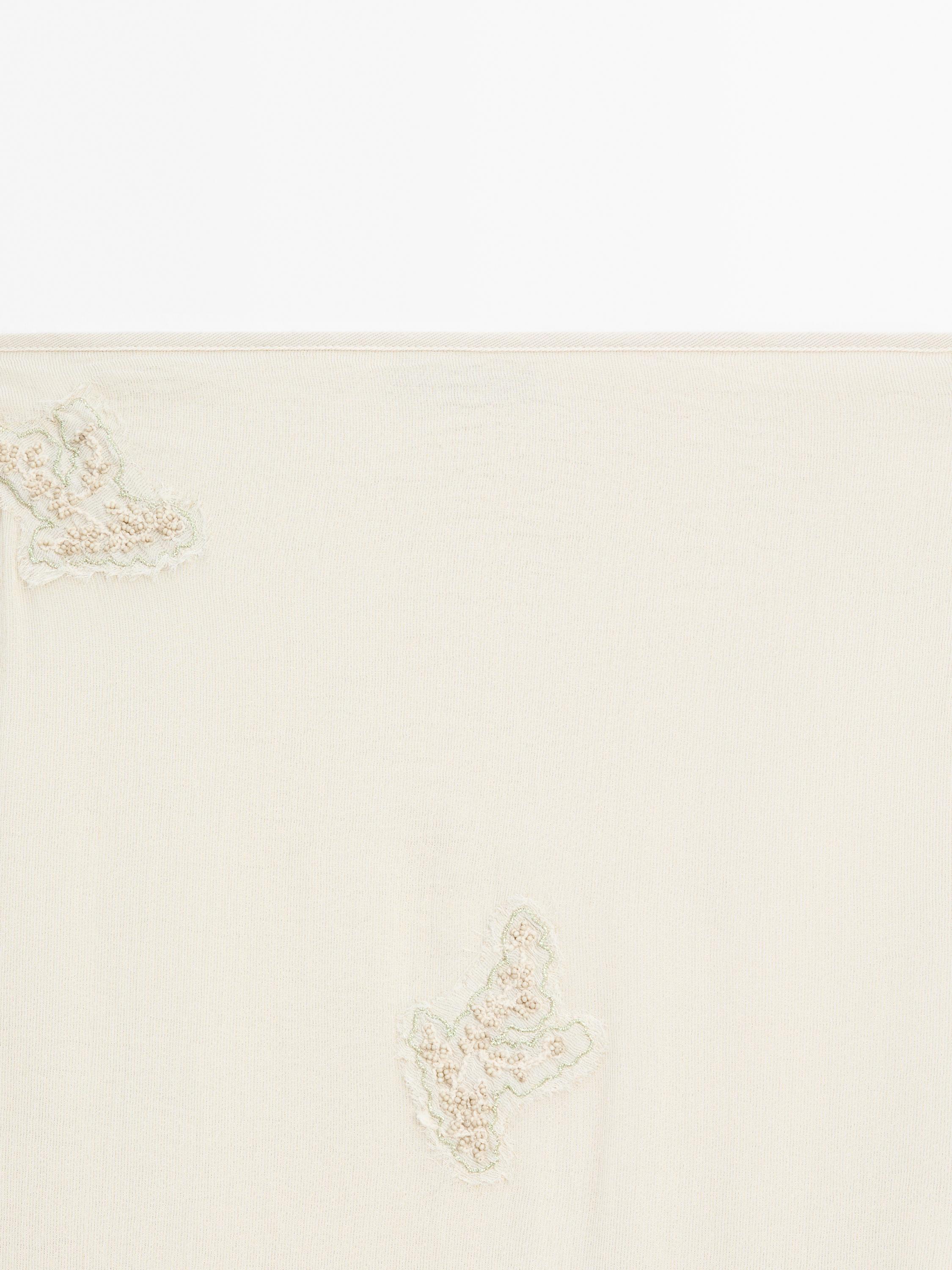 Midi skirt with embroidery