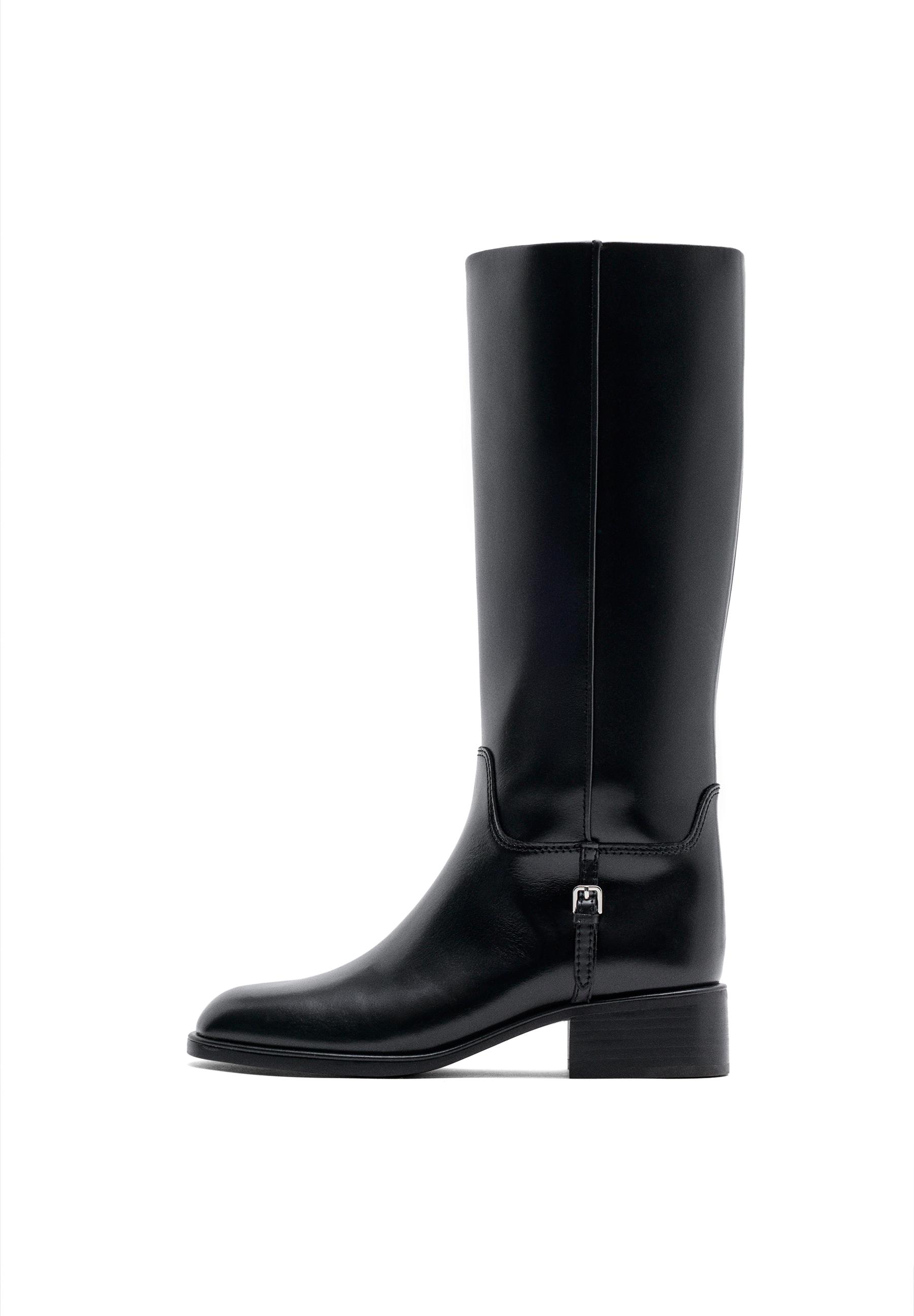 Flat leather boots with lateral buckle — BLACK