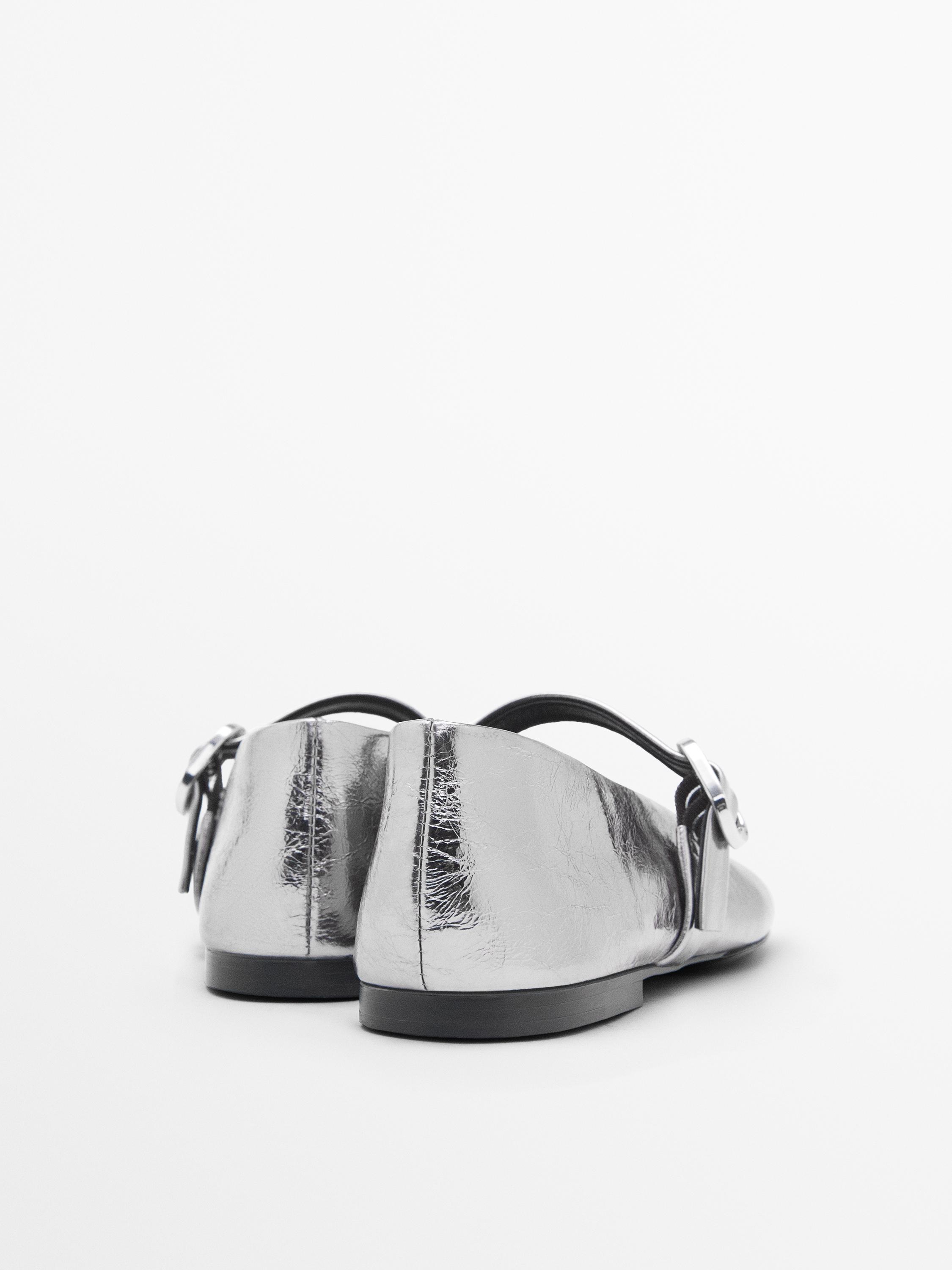 Metallic ballet flats with buckle