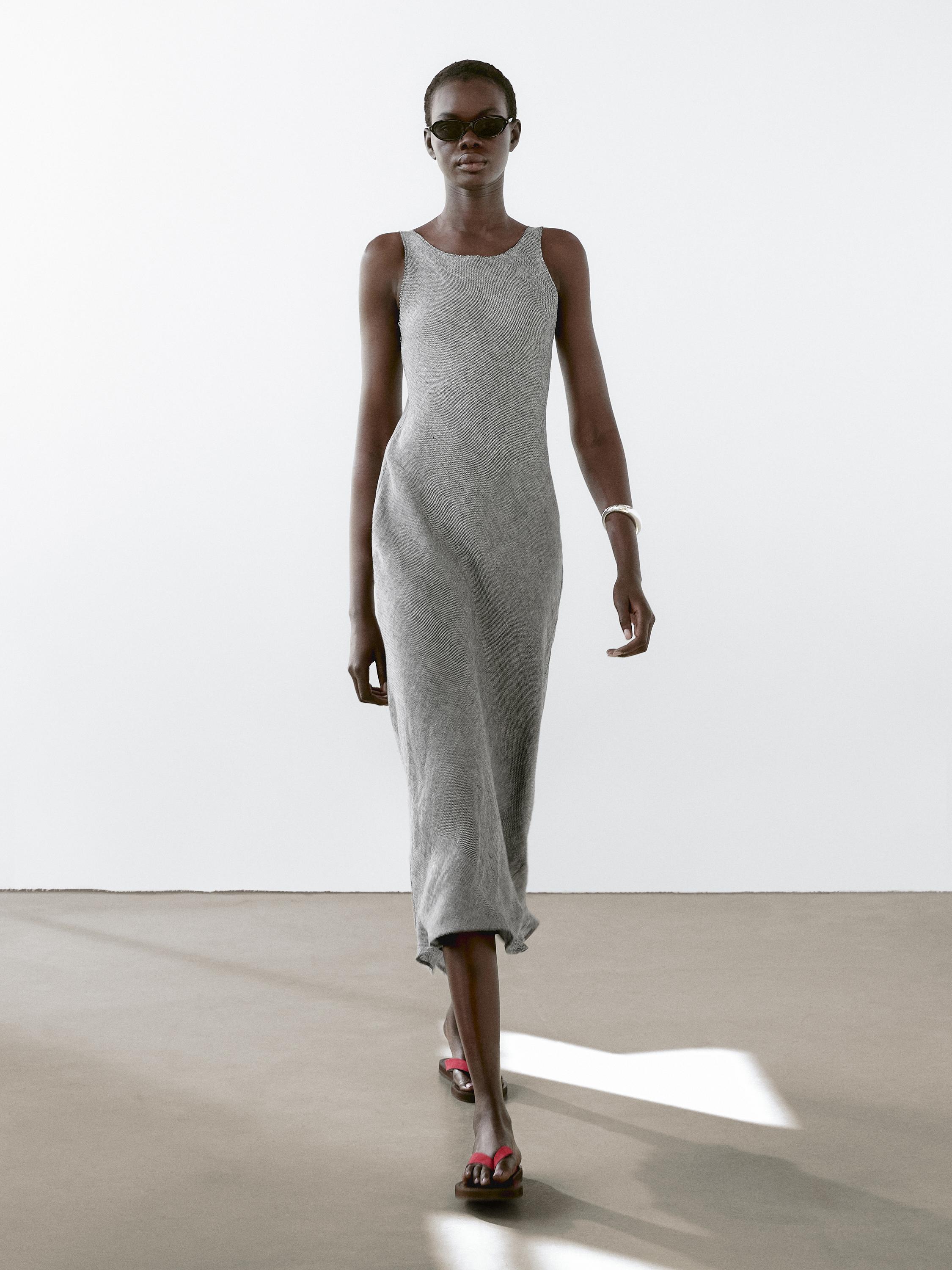 Linen fluid sleeveless dress