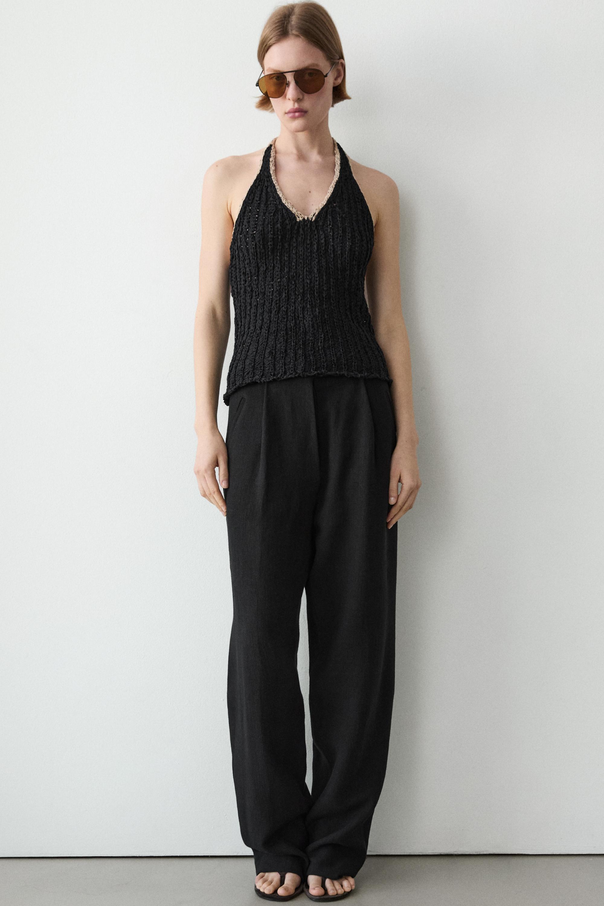 Contrast knit halter top — BLACK