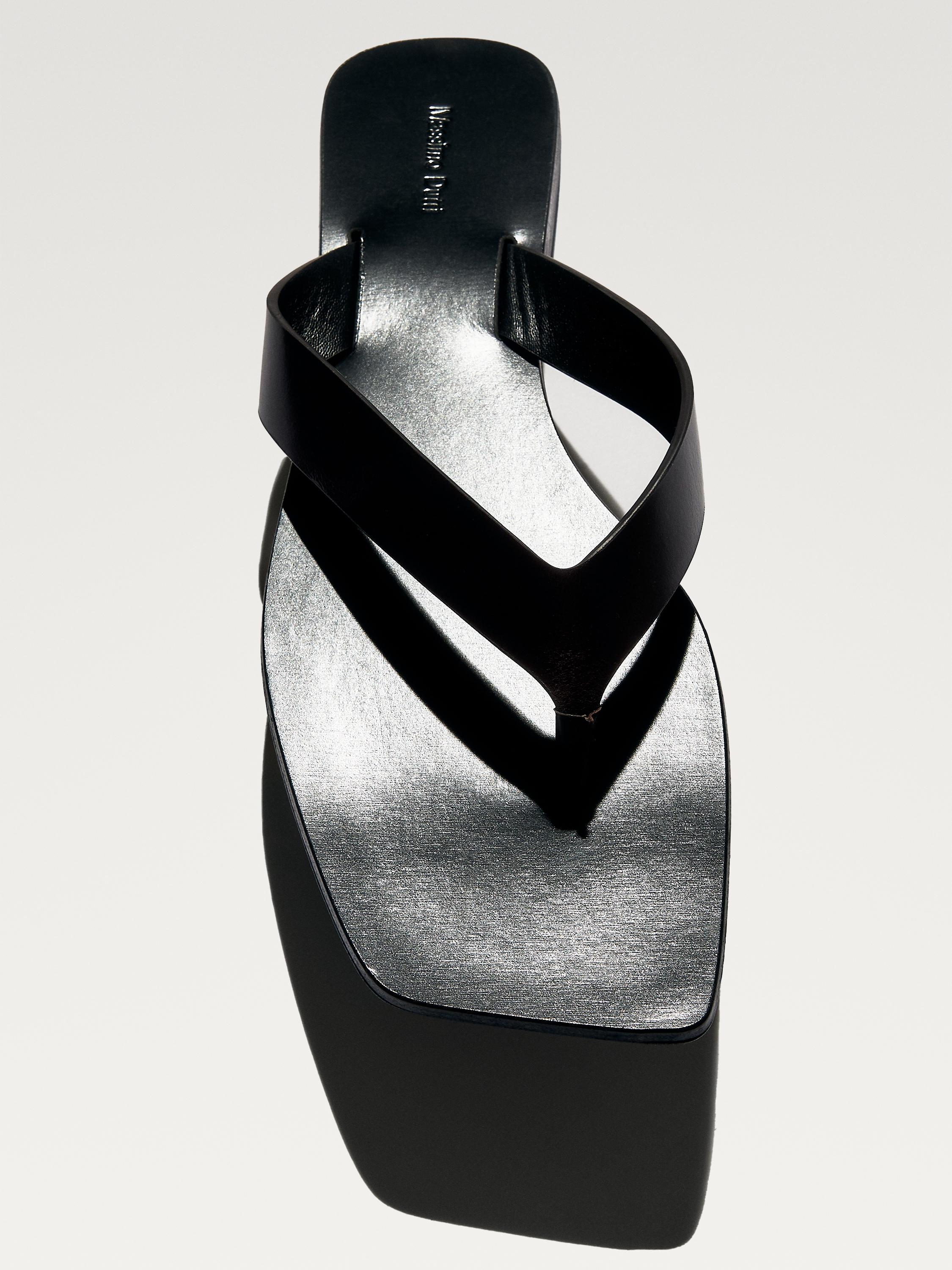 Leather toe divider sandals