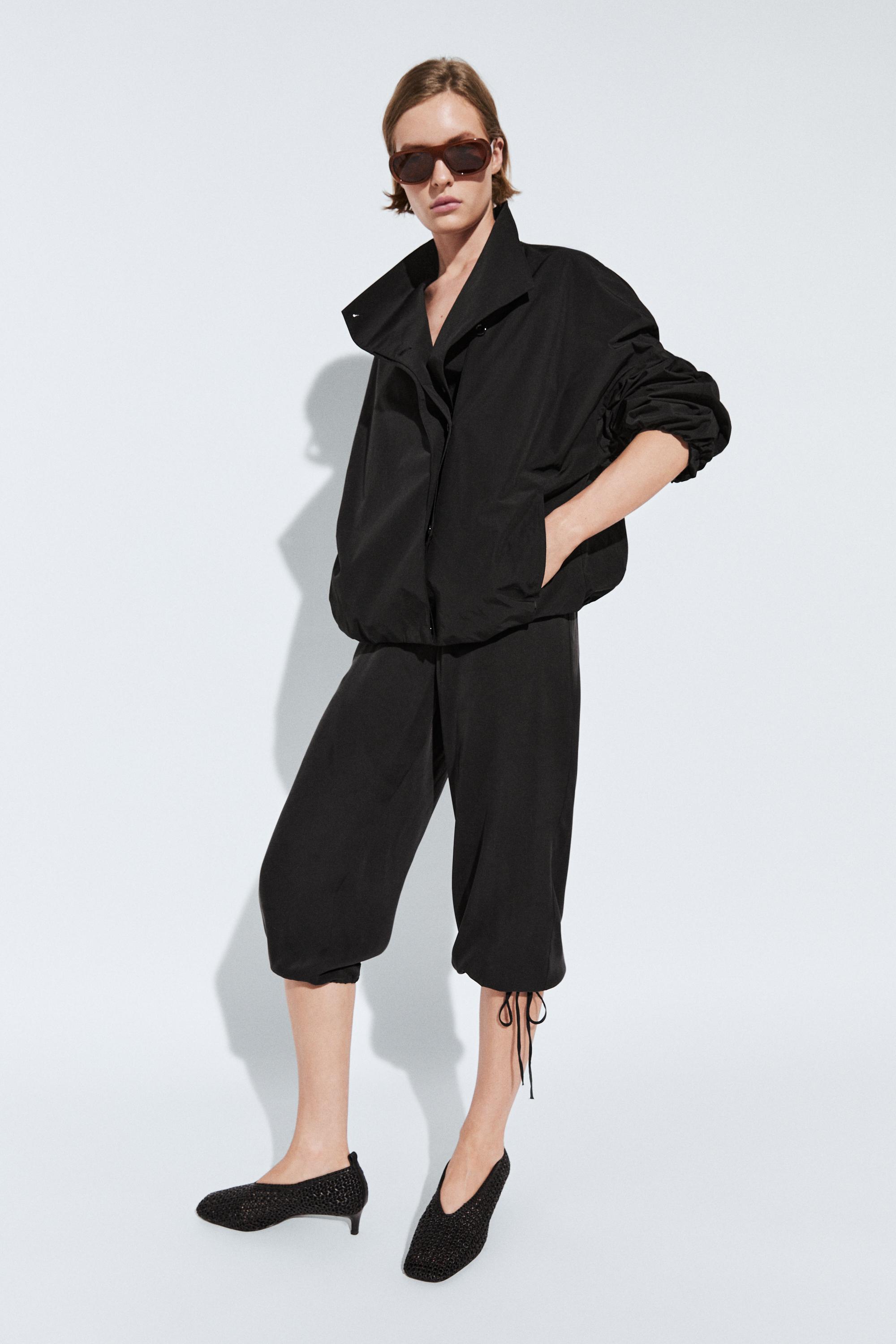 Silk blend tie-hem capri pants — BLACK