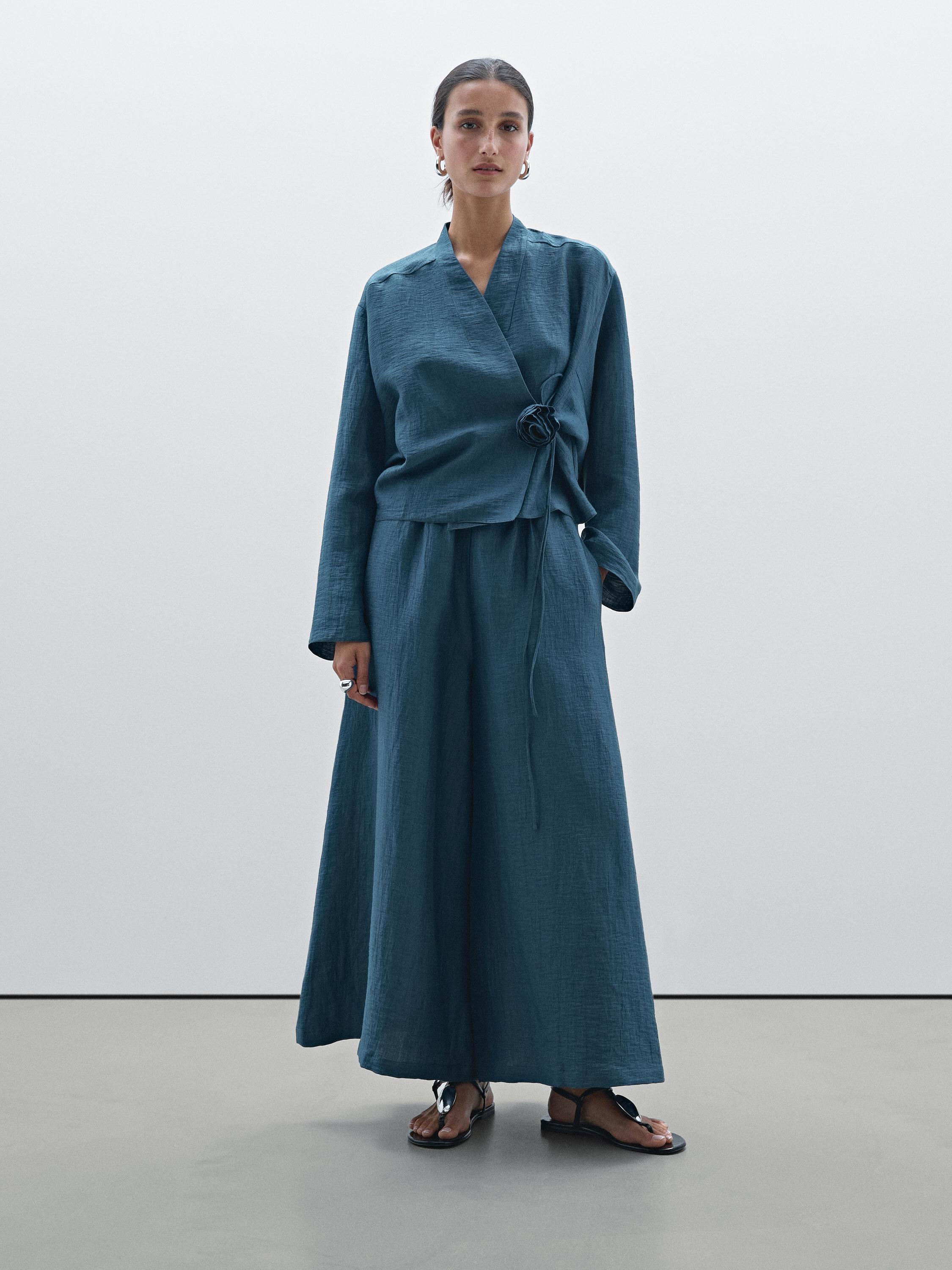 Linen blend kimono with floral detail
