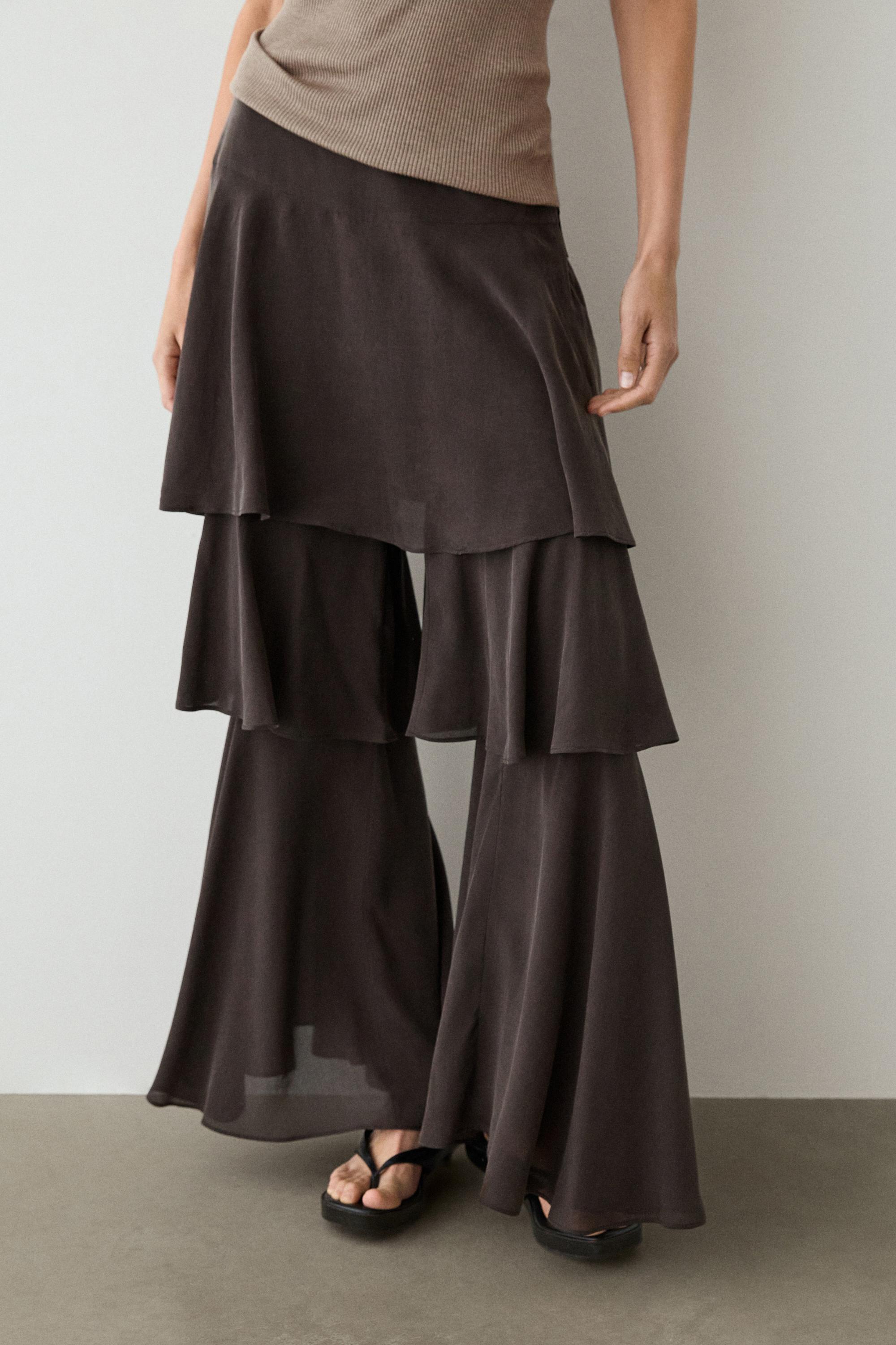 Flowing skort with ruffles — BROWN MARL