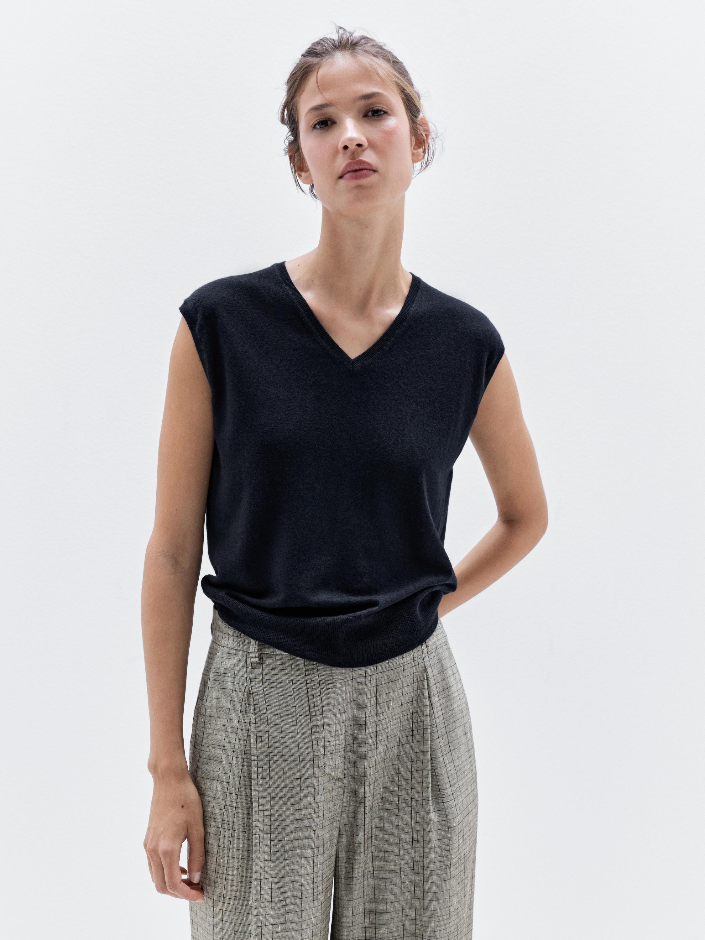 Rompi leher V campuran wol crop