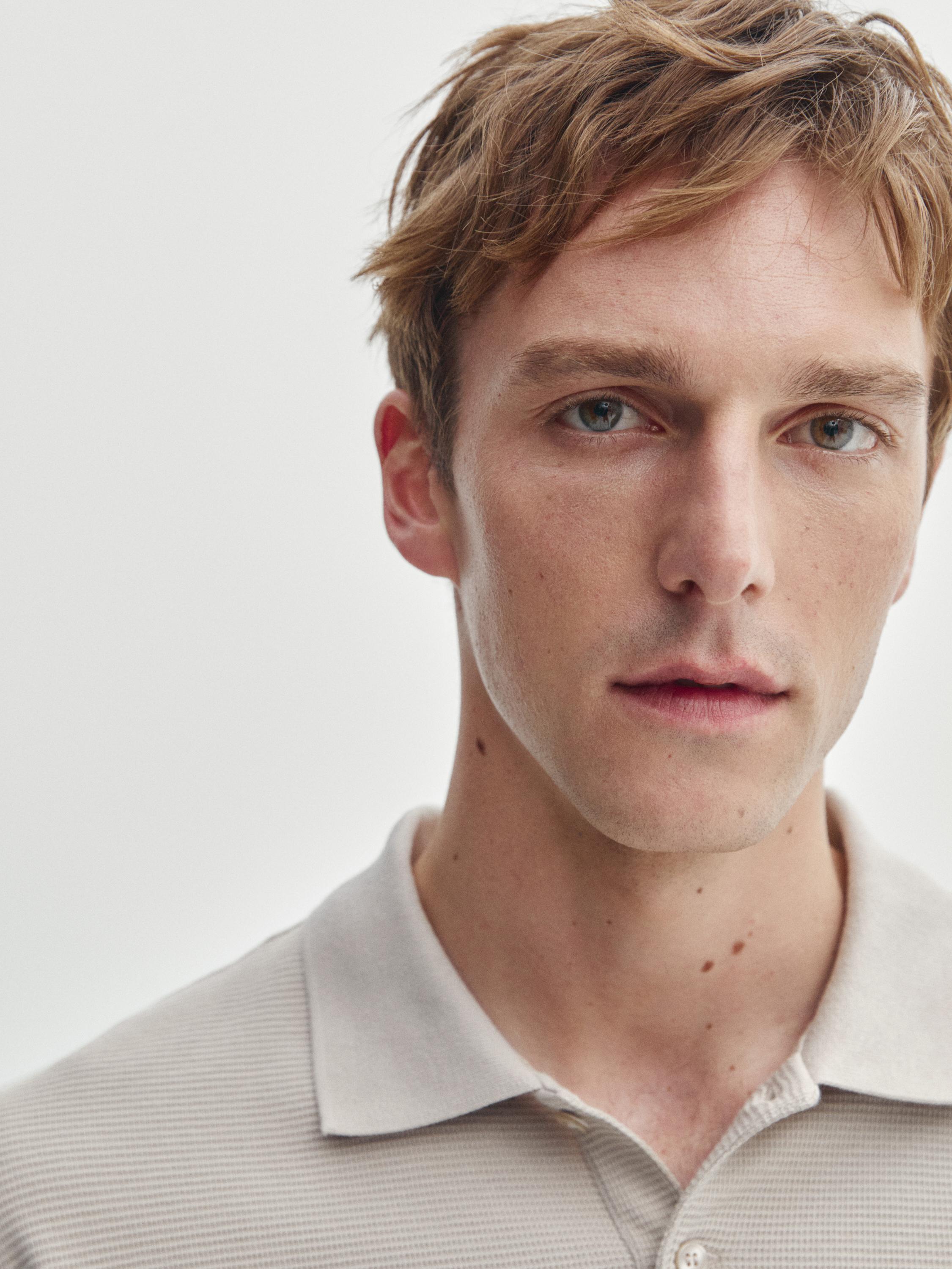Short sleeve textured cotton polo shirt
