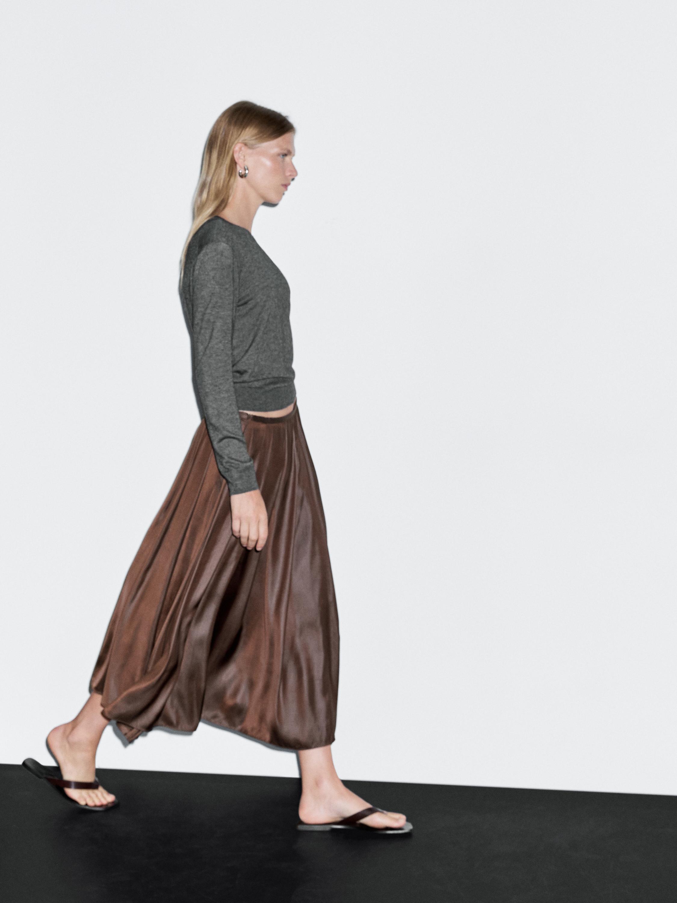Pleated midi skirt