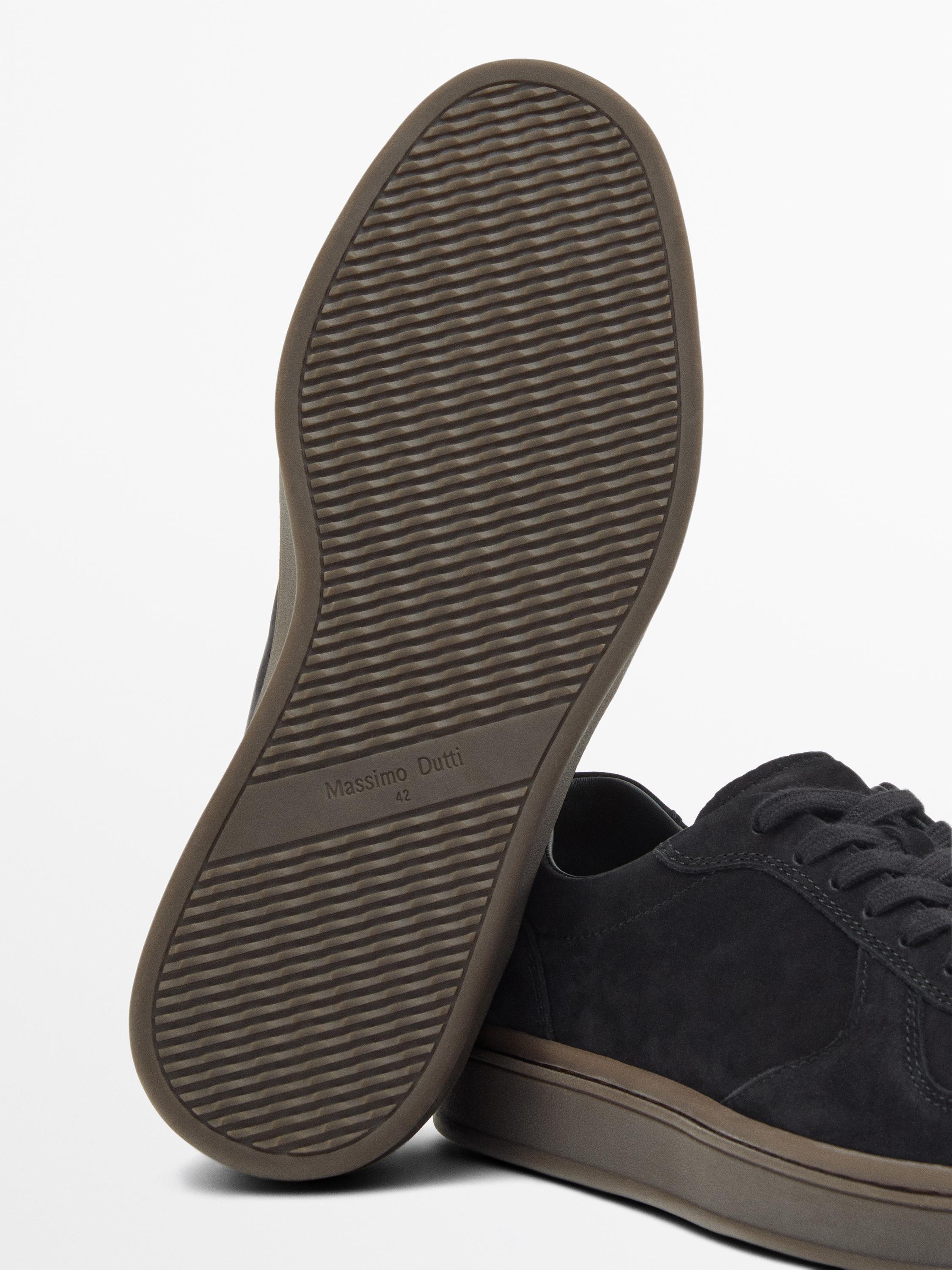 Nubuck trainers with contrast sole — Dark blue