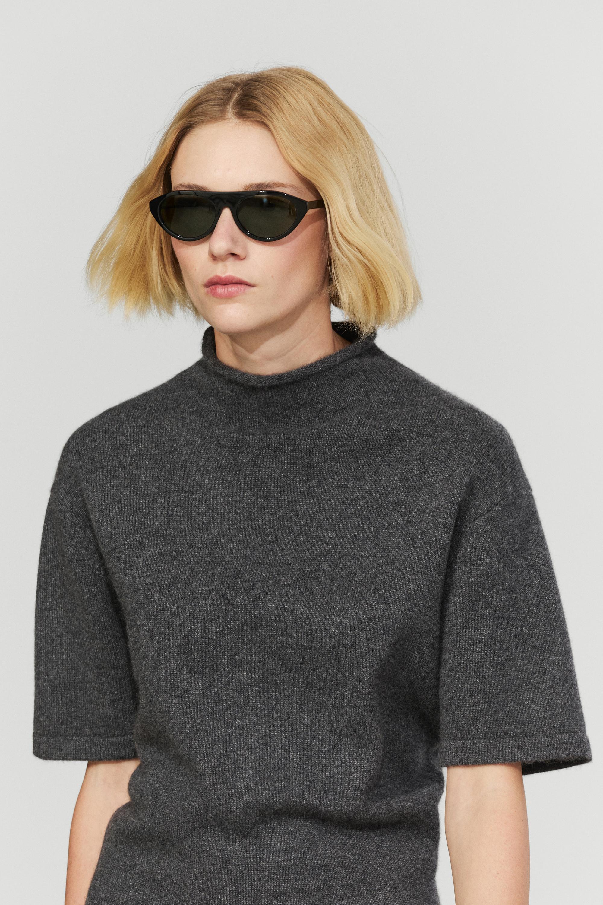 100% cashmere knit short sleeve sweater — GREY