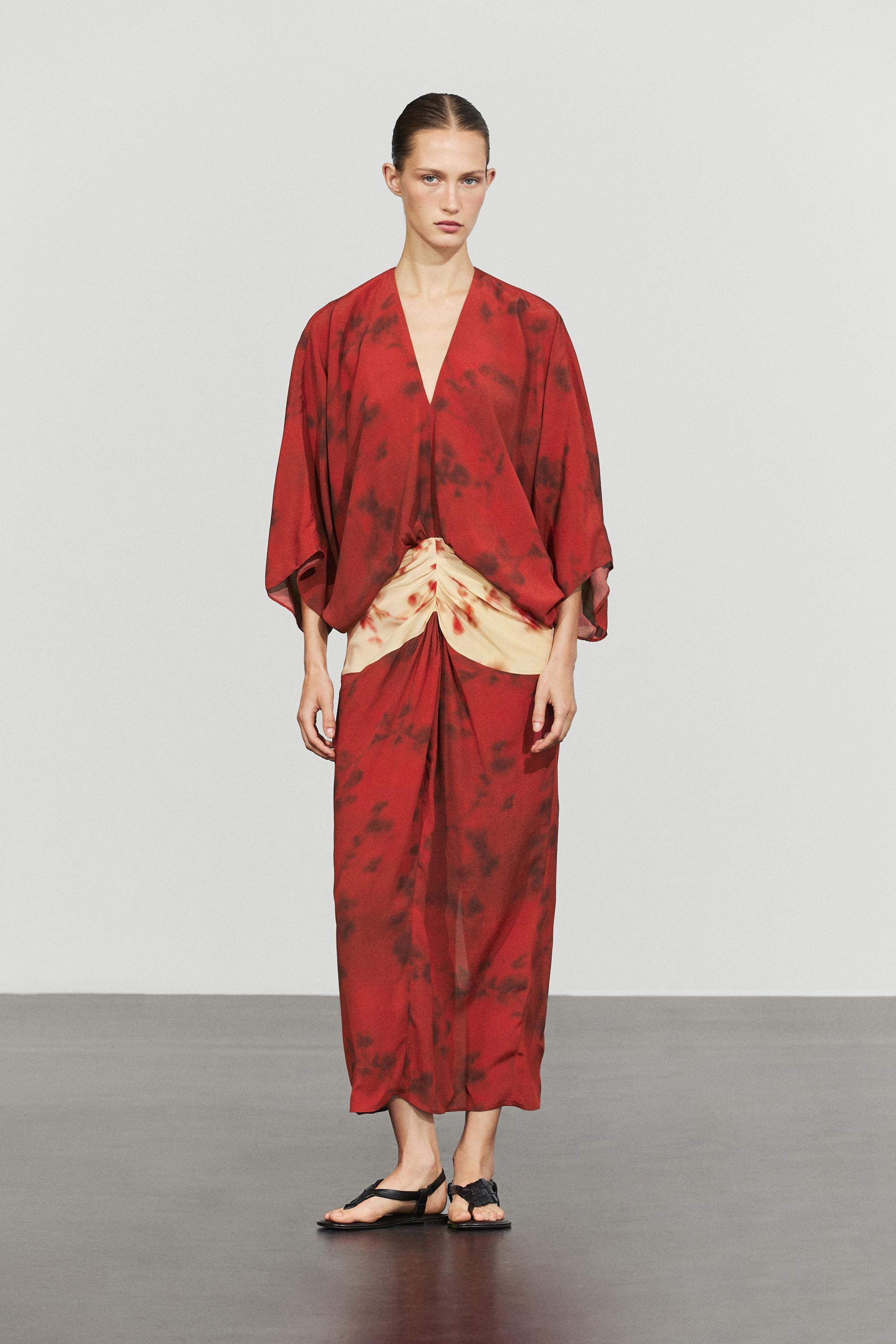 Printed flowing dress with sash detail — BRIGHT RED