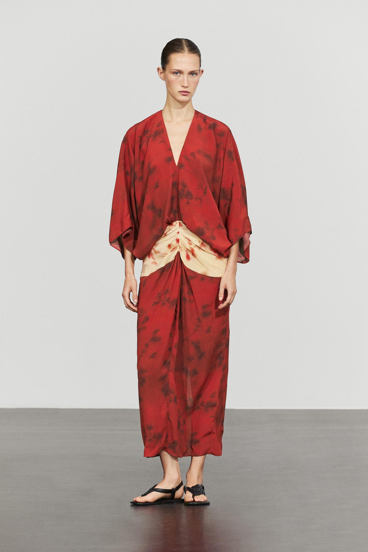 Printed flowing dress with sash detail — BRIGHT RED