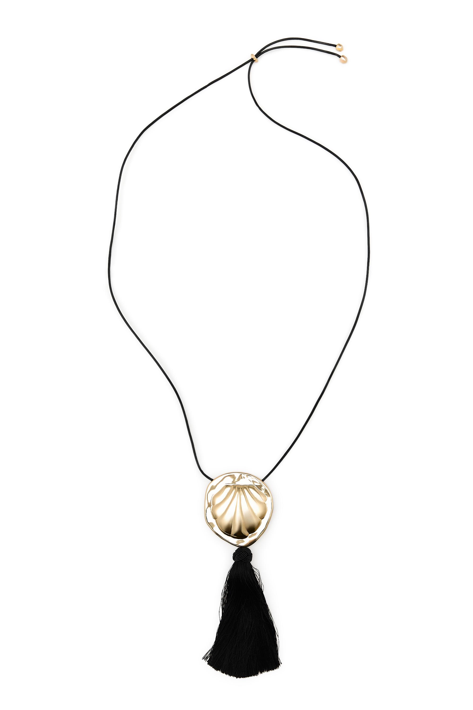 Shell pendant necklace with tassel — GOLDEN