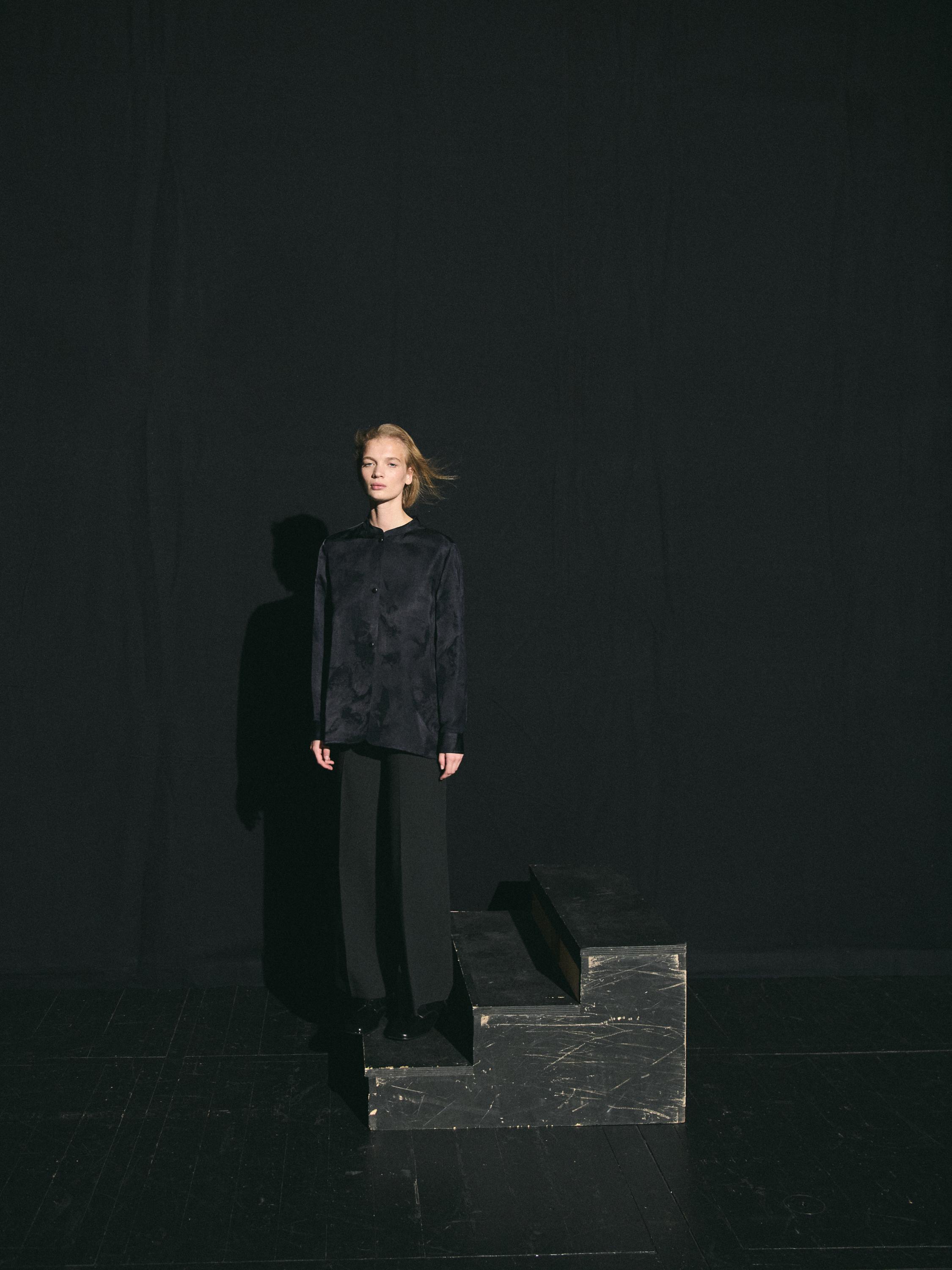 Flowing jacquard shirt — NAVY BLUE