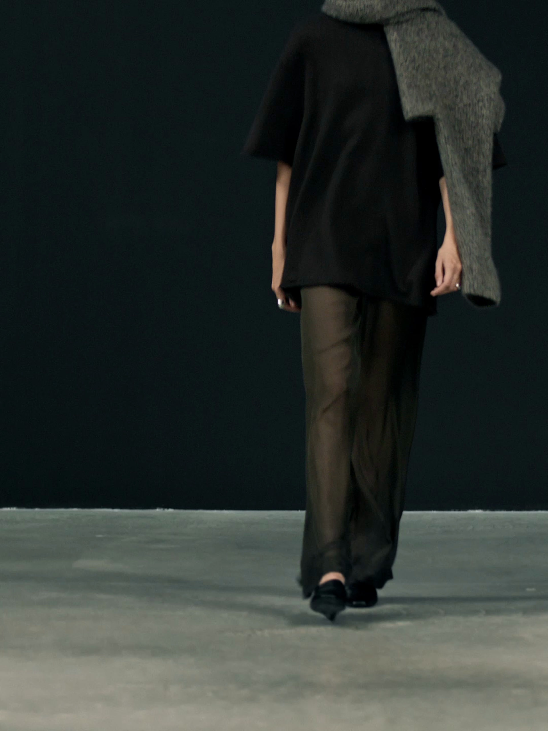 100% cashmere oversize knit sweater