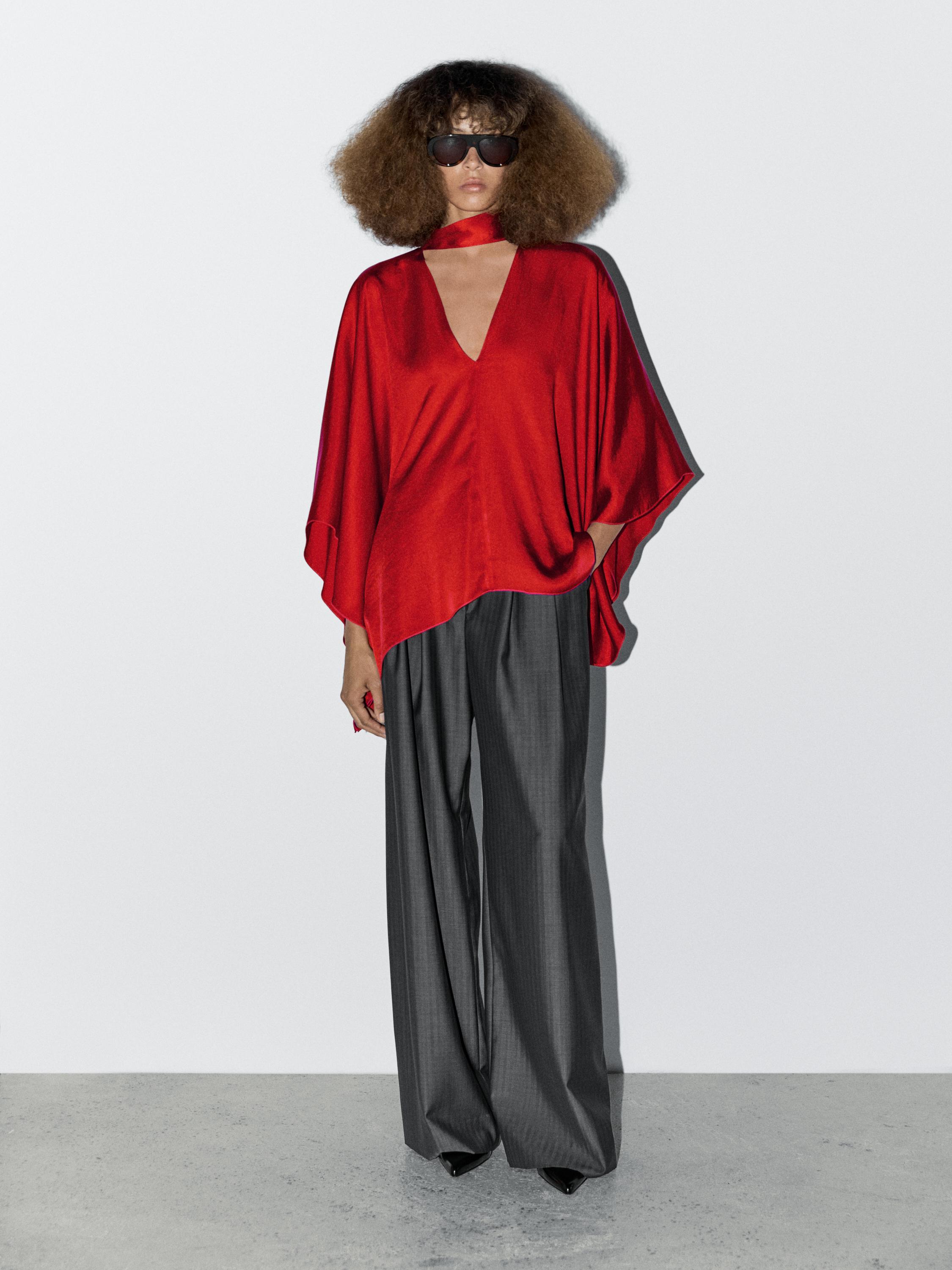 Blusa fluida cuello y escote pico - STUDIO