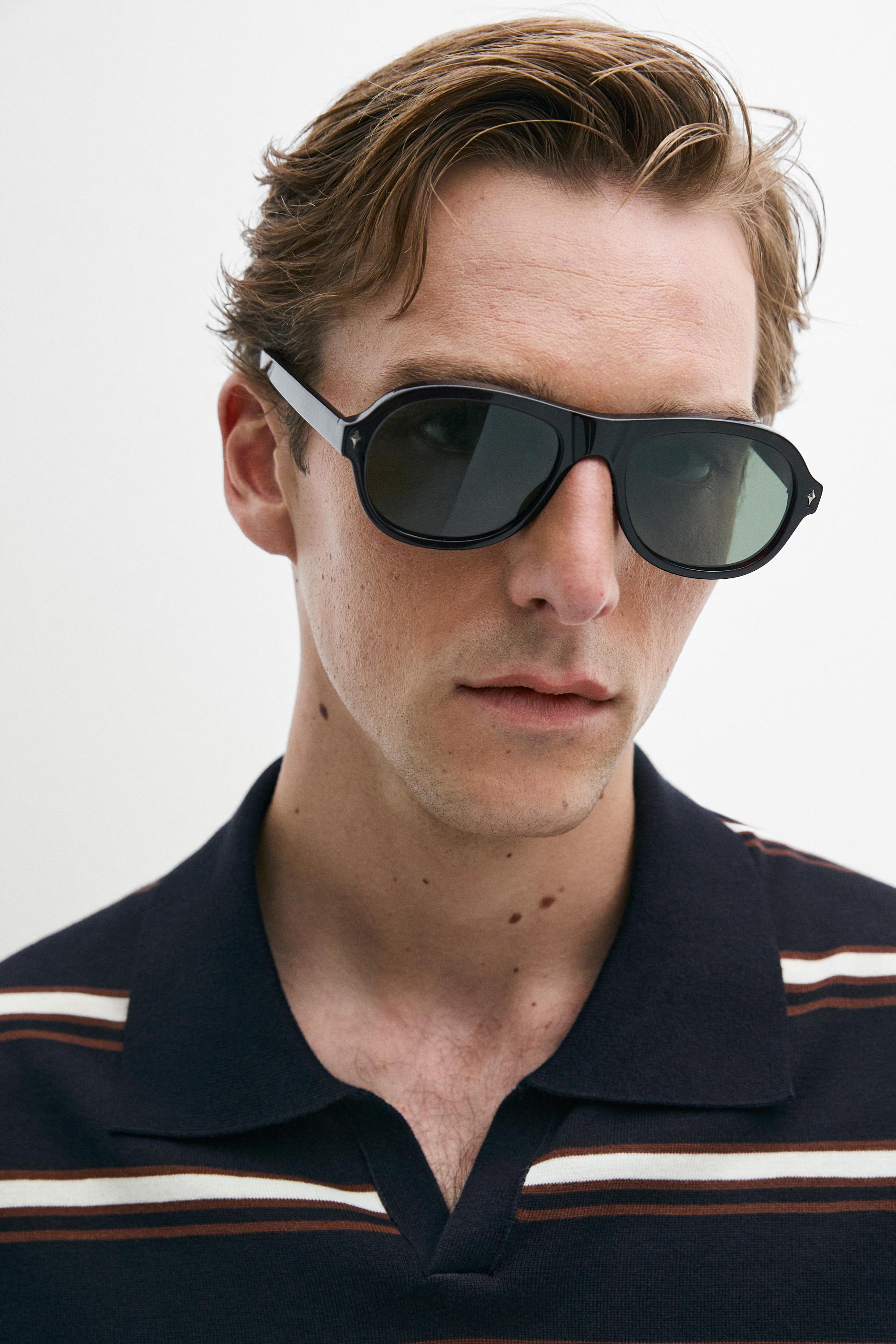 Striped V-neck knit polo shirt — NAVY BLUE