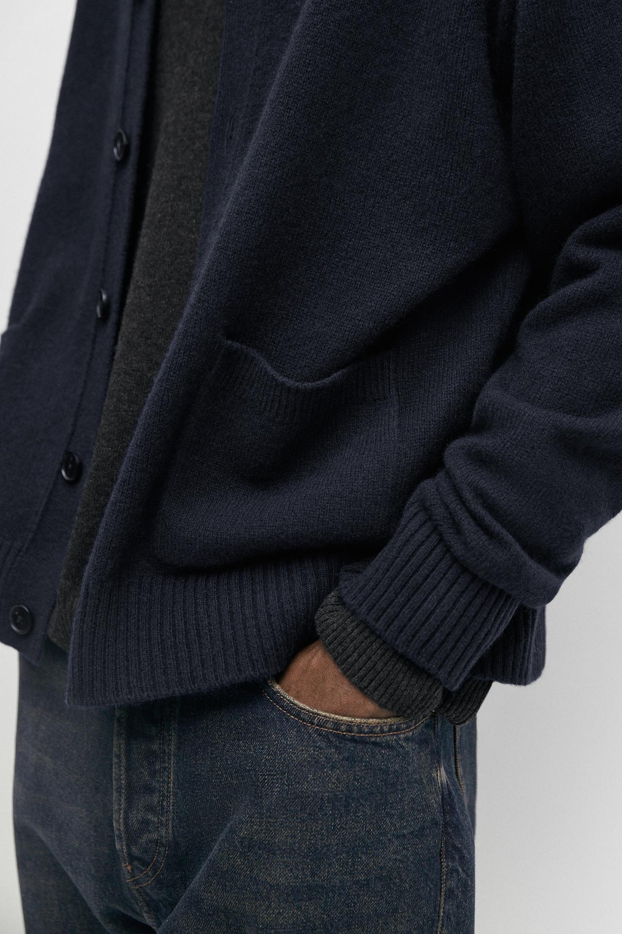 100% wool knit cardigan with pockets — Dark Blue