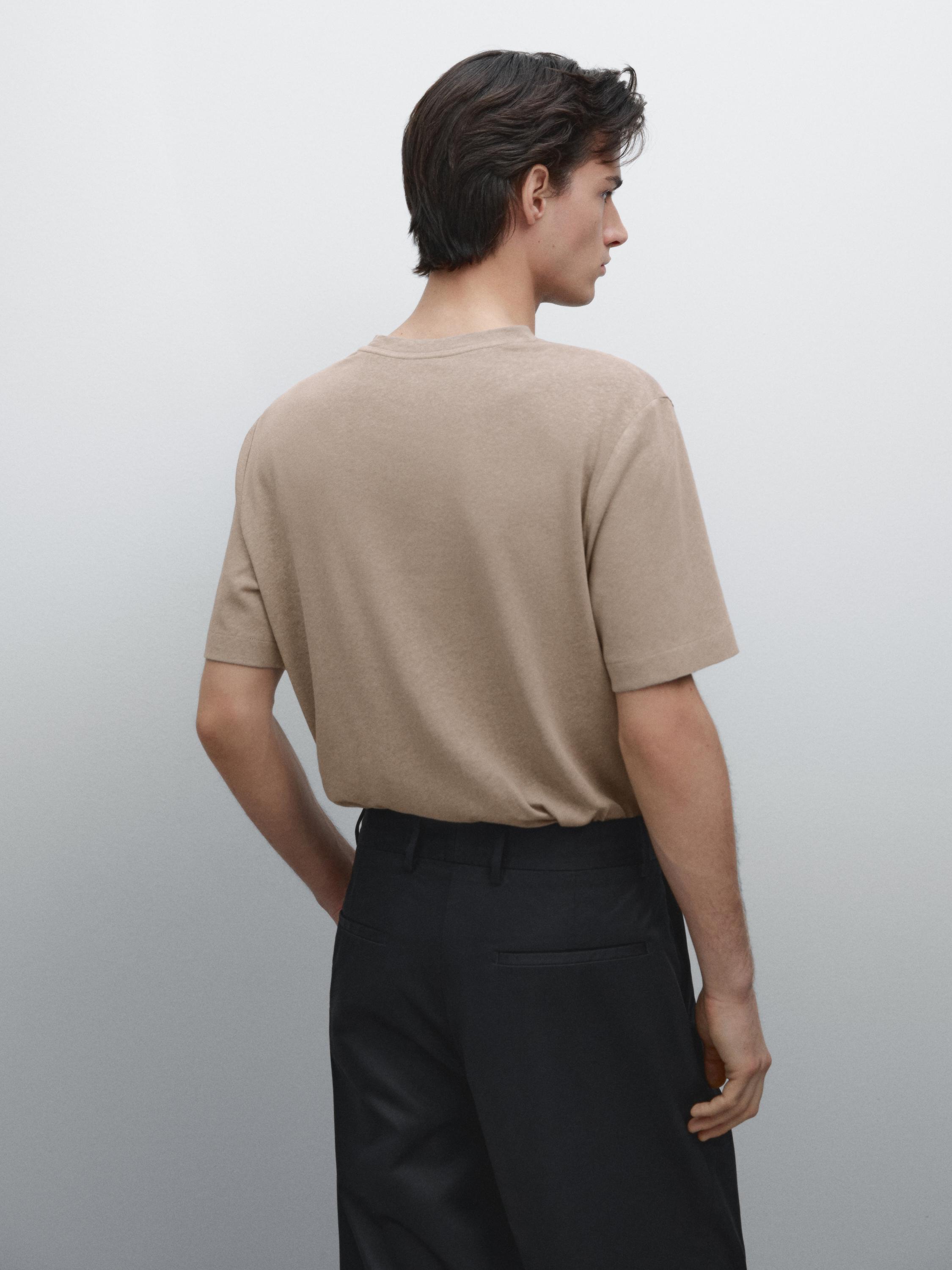 Short-sleeved T-shirt with linen