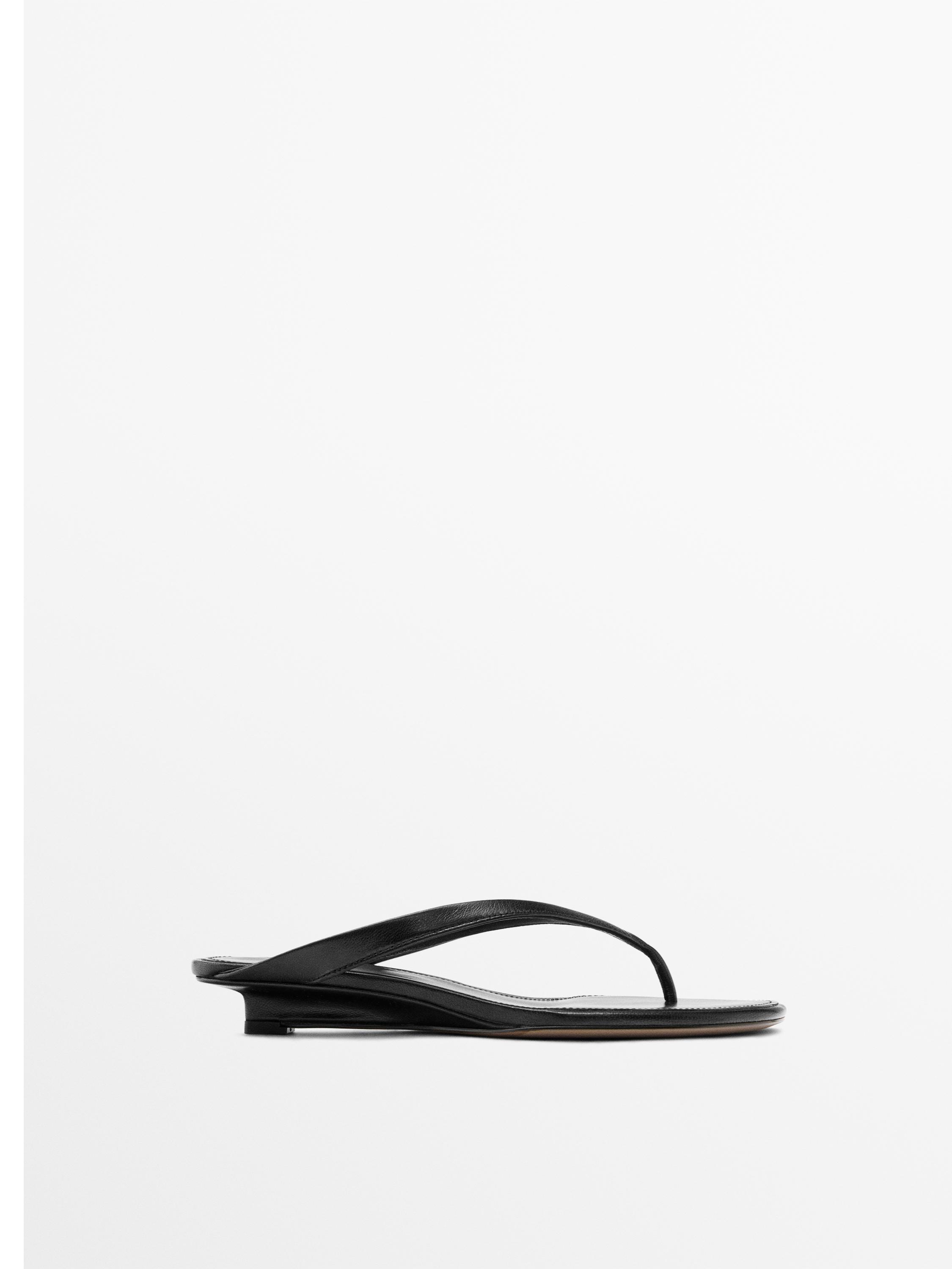 Mid-heel sandals with toe divider · Black · Flatâ Sandal | Massimo