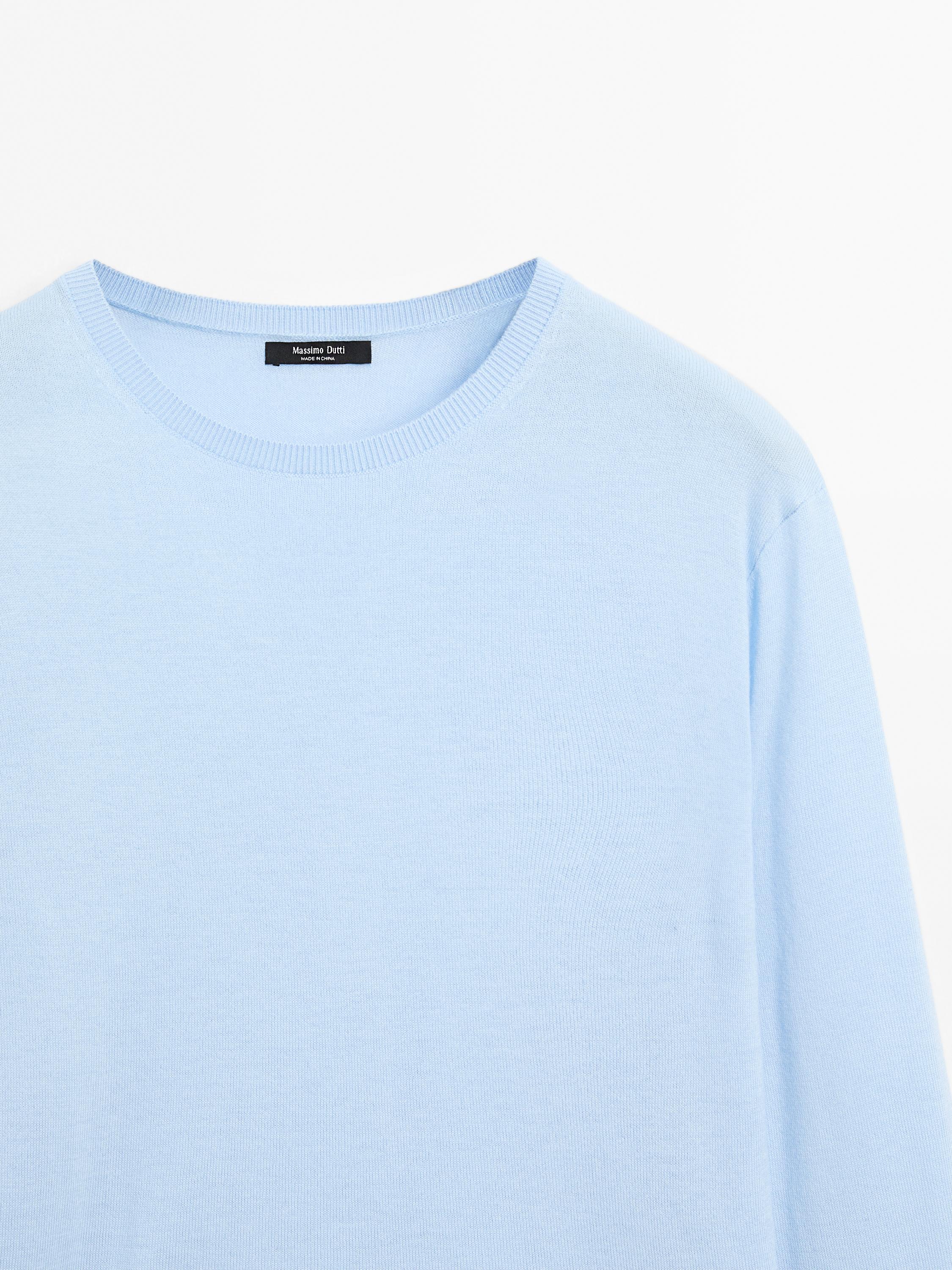 Wool blend knit sweater with crew neck