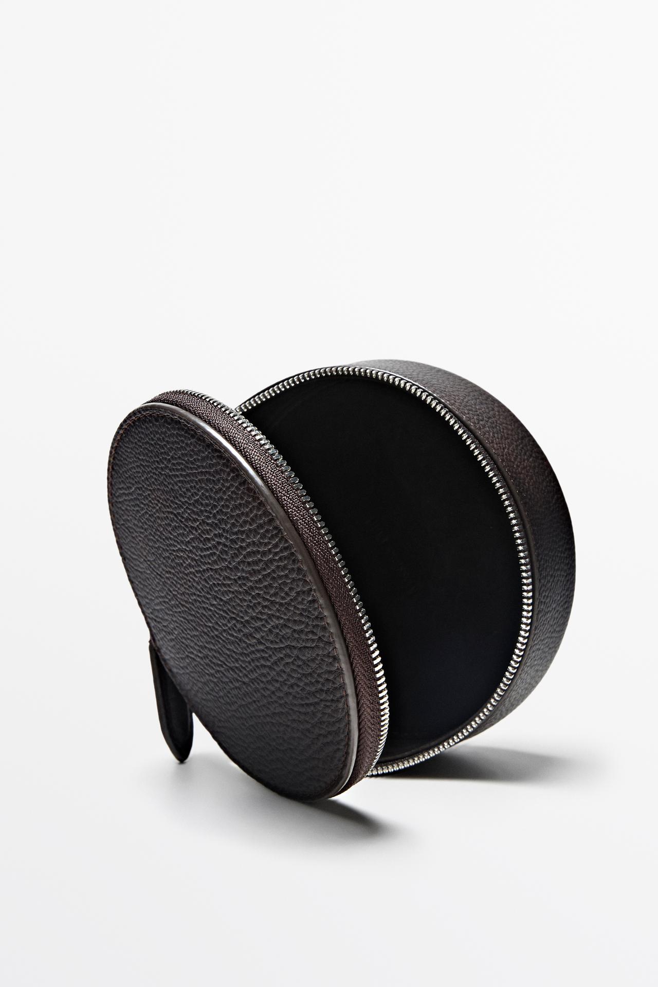 Round nappa leather coin purse — BROWN
