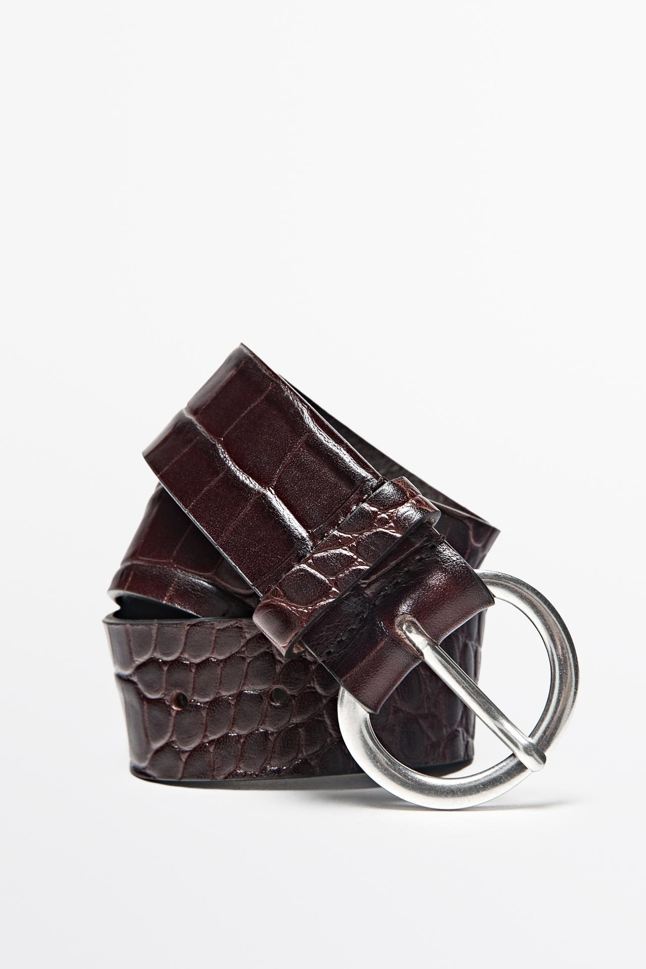 Crocodile-effect leather belt with round buckle — BROWN