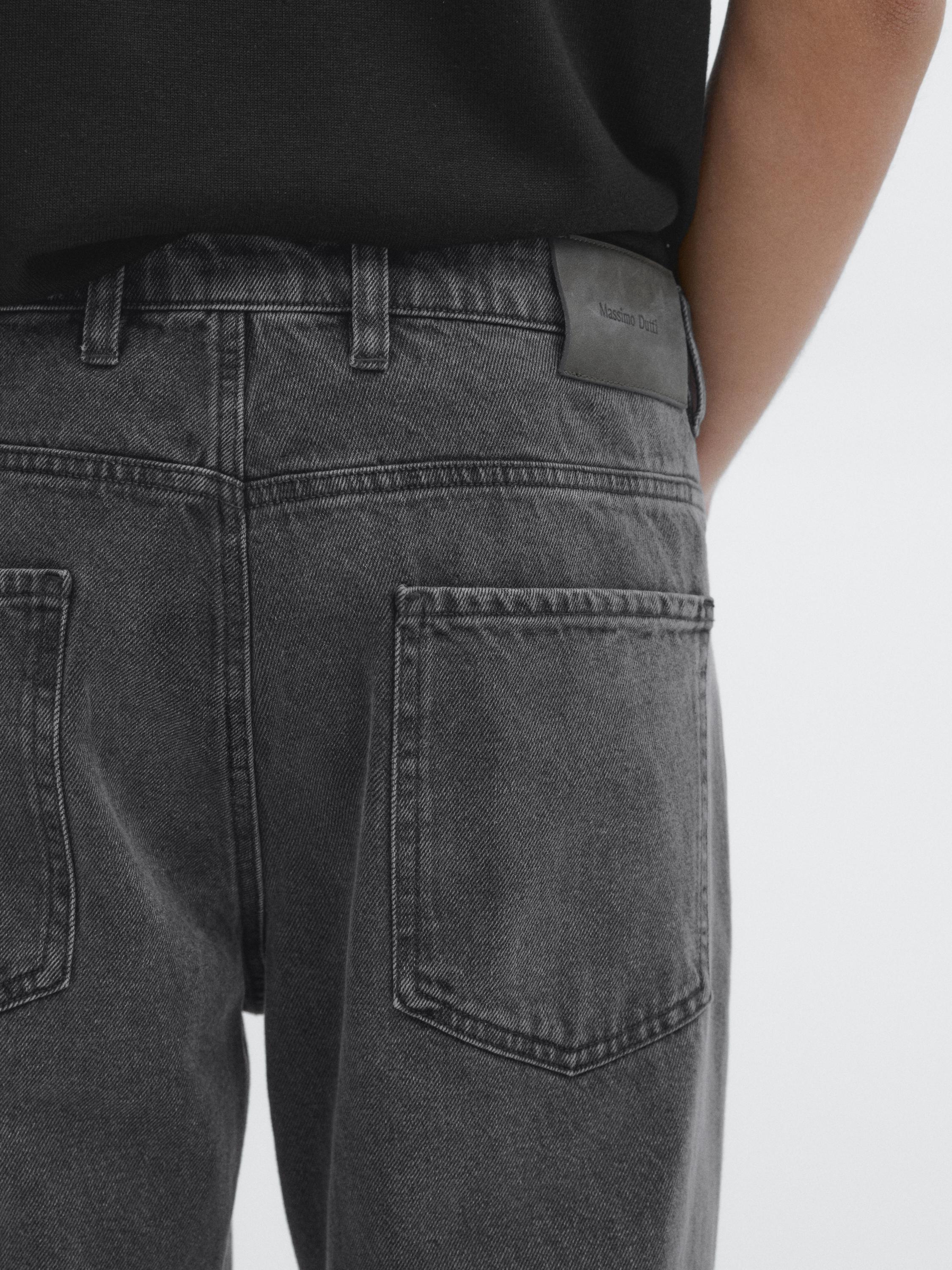 Tapered fit jeans