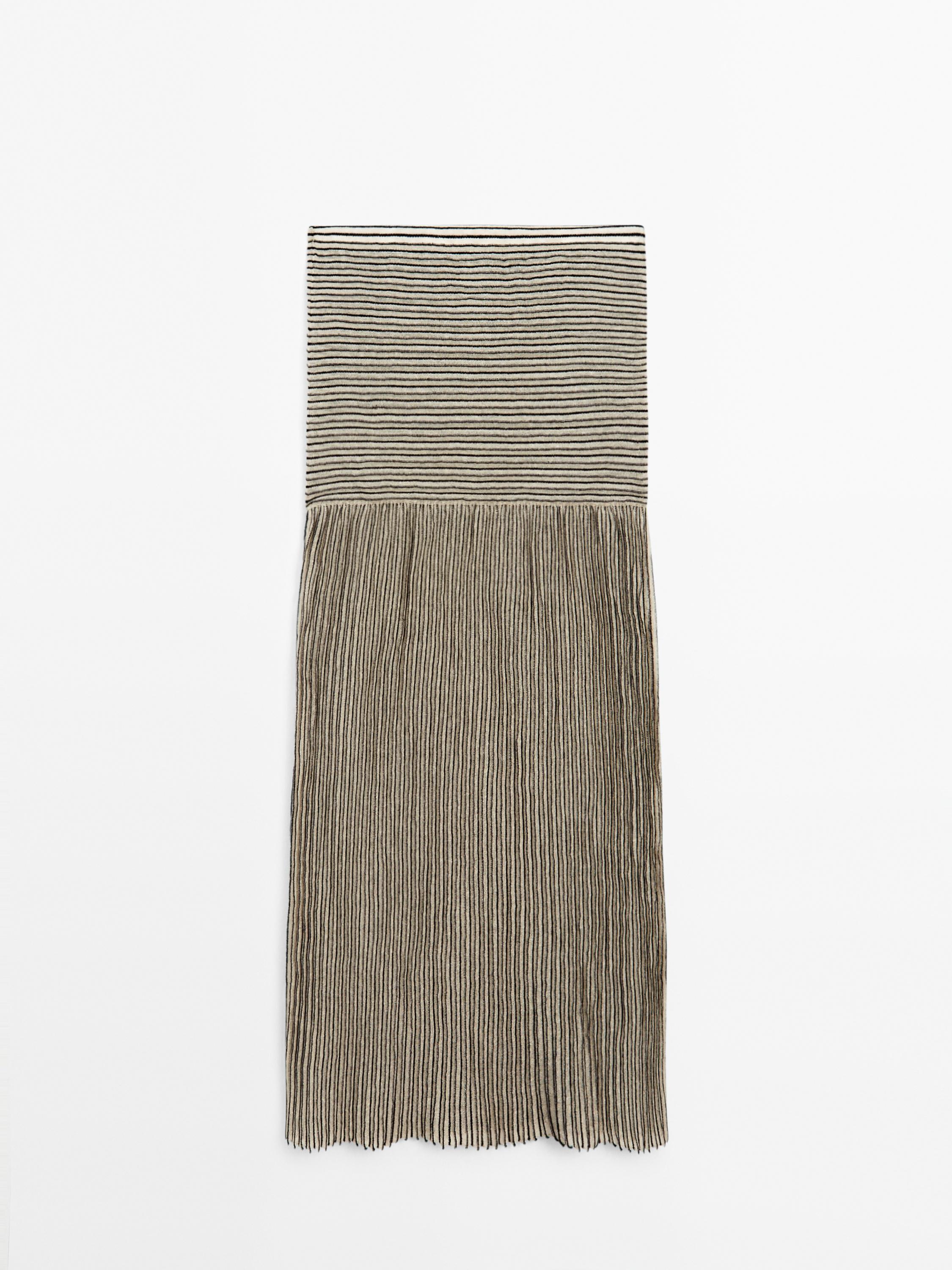 Pleated midi skirt with flecked detail