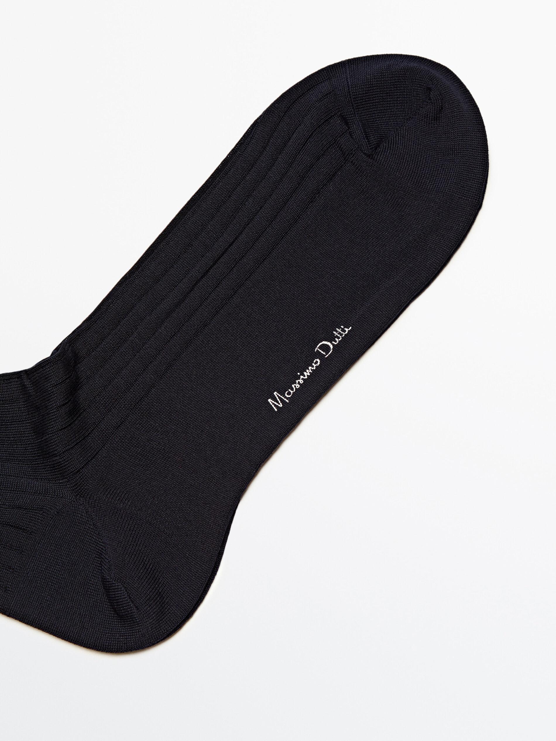 Ribbed smart socks