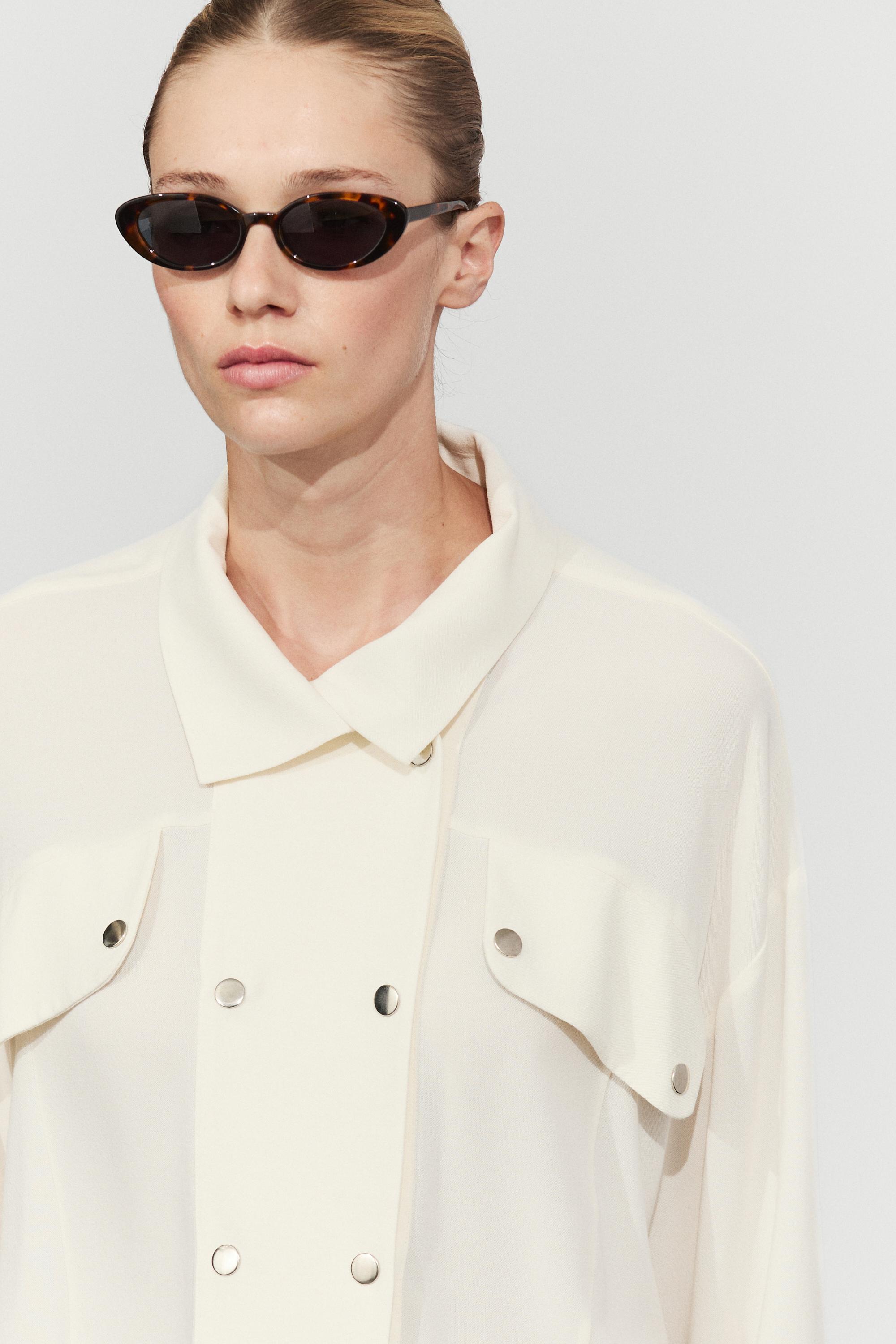 Snap-button stand collar shirt — CREAM