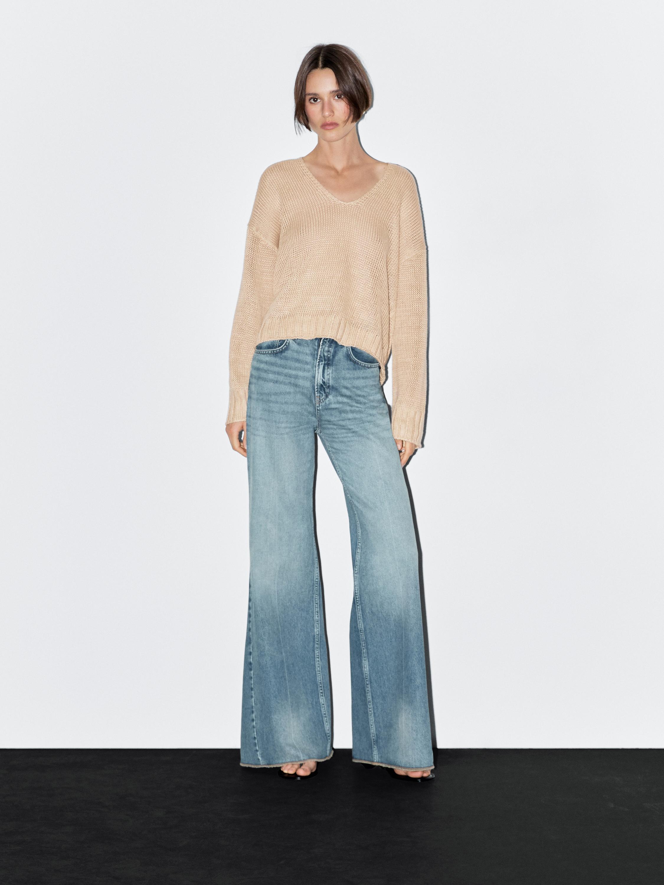 Pull en maille de lin à col en V