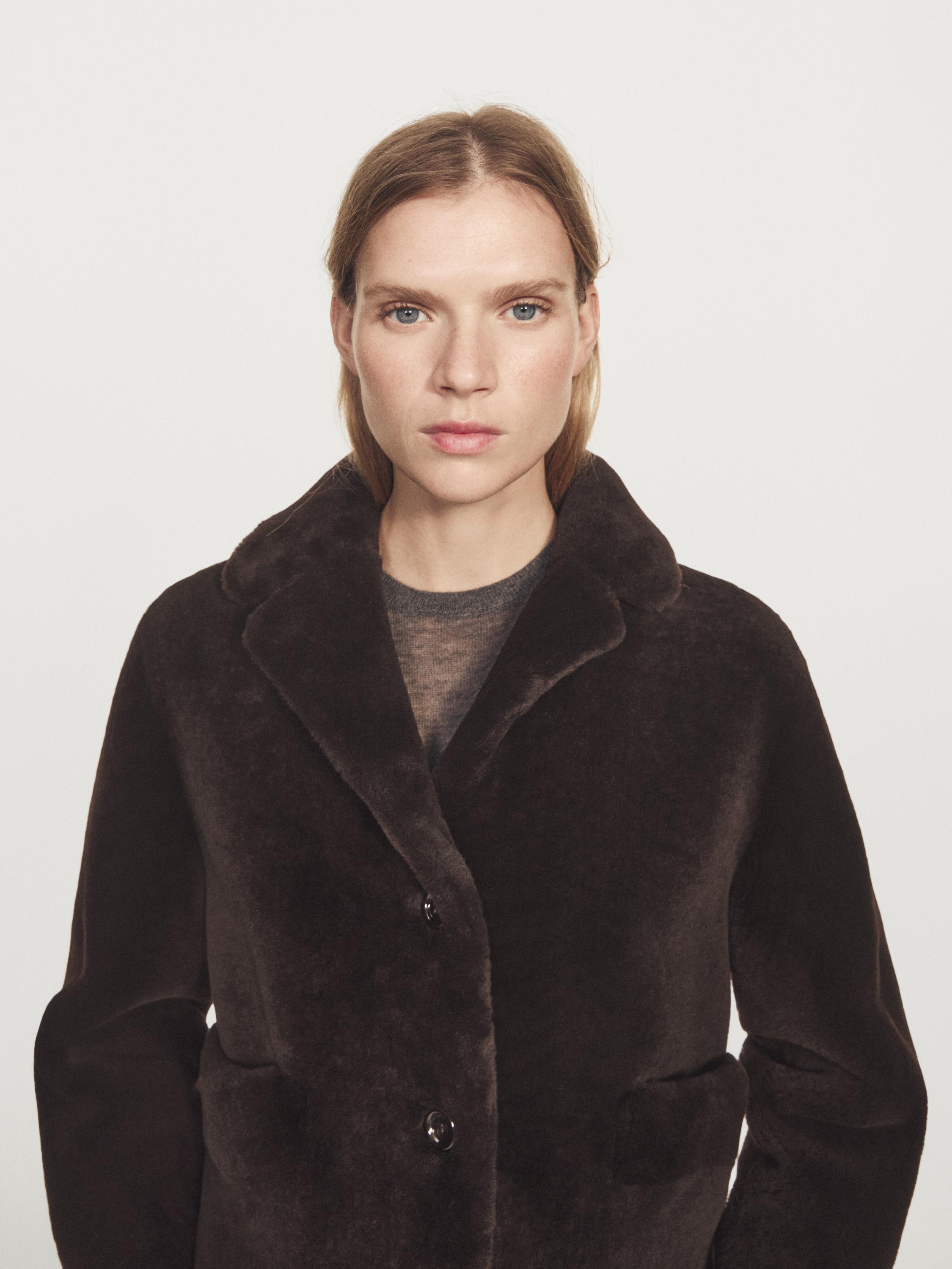 Veste moutonnée courte en peau