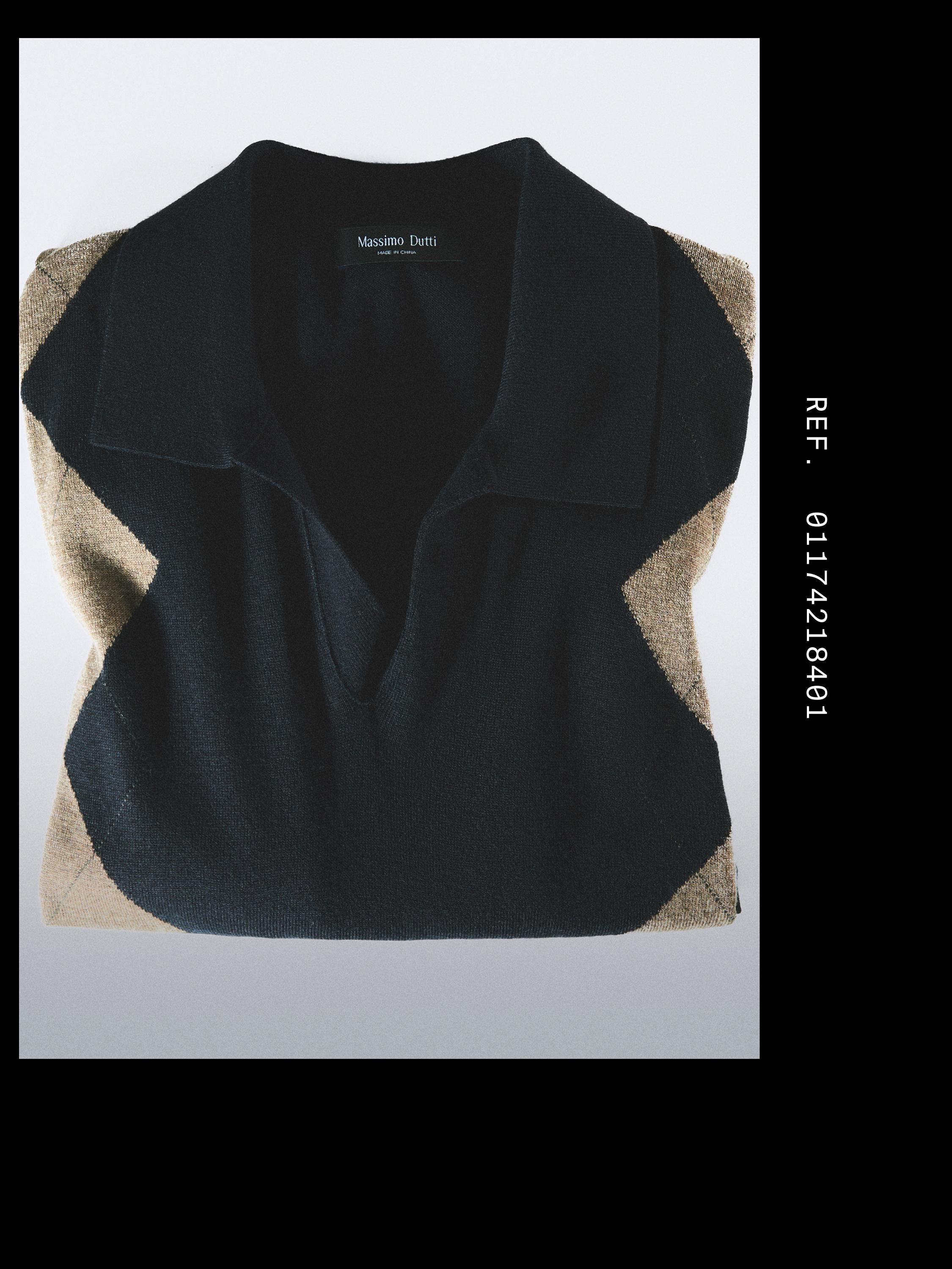 Wool blend argyle knit polo sweater — NAVY BLUE
