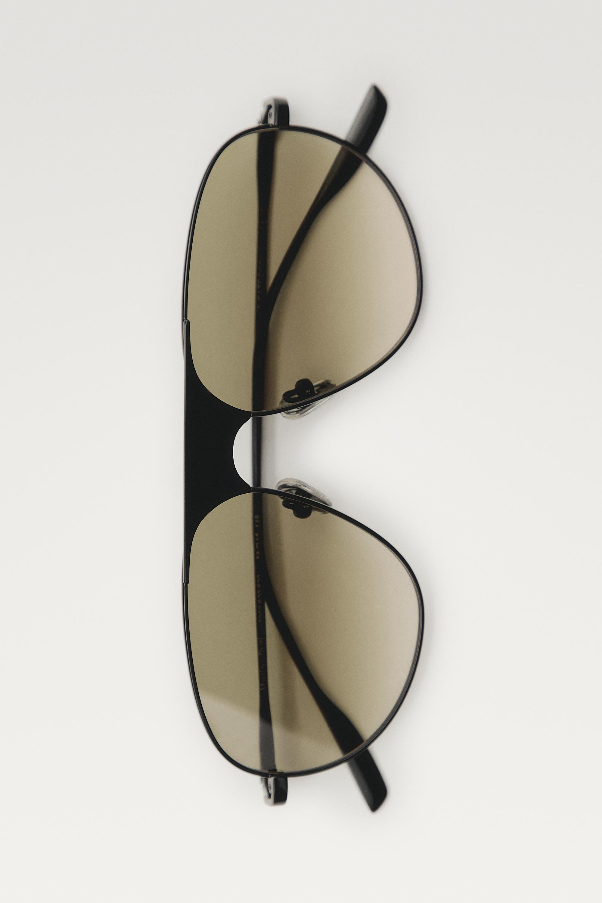 Metal aviator sunglasses