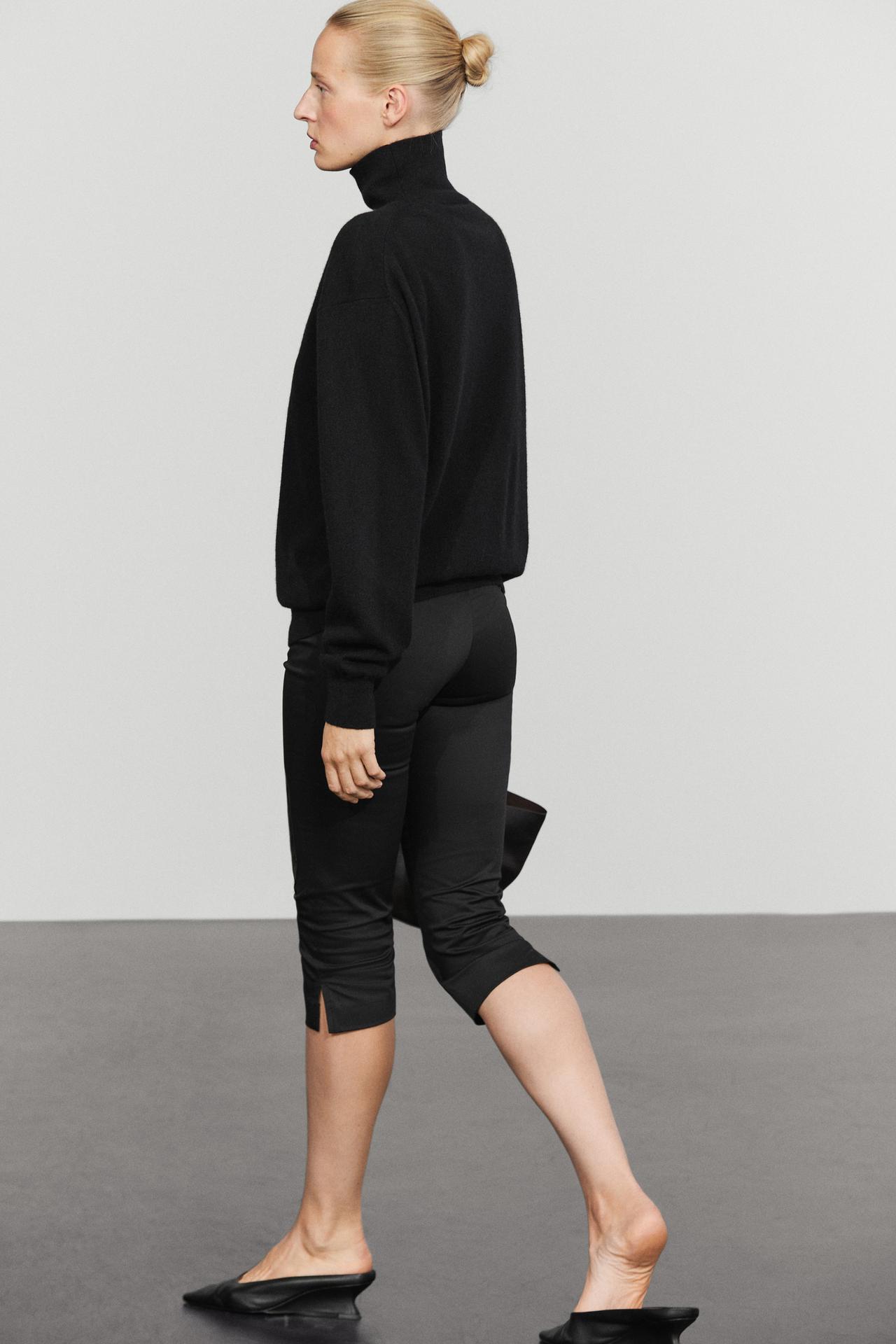 100% cashmere high neck knit sweater — BLACK