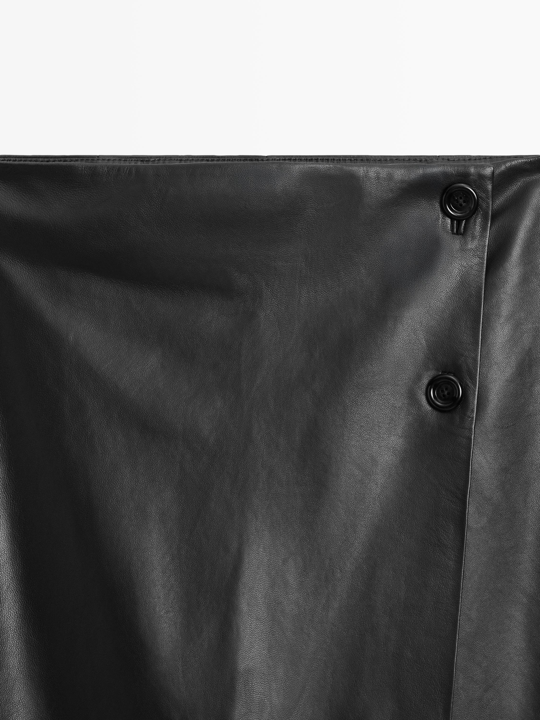 Jupe midi en cuir nappa avec coutures