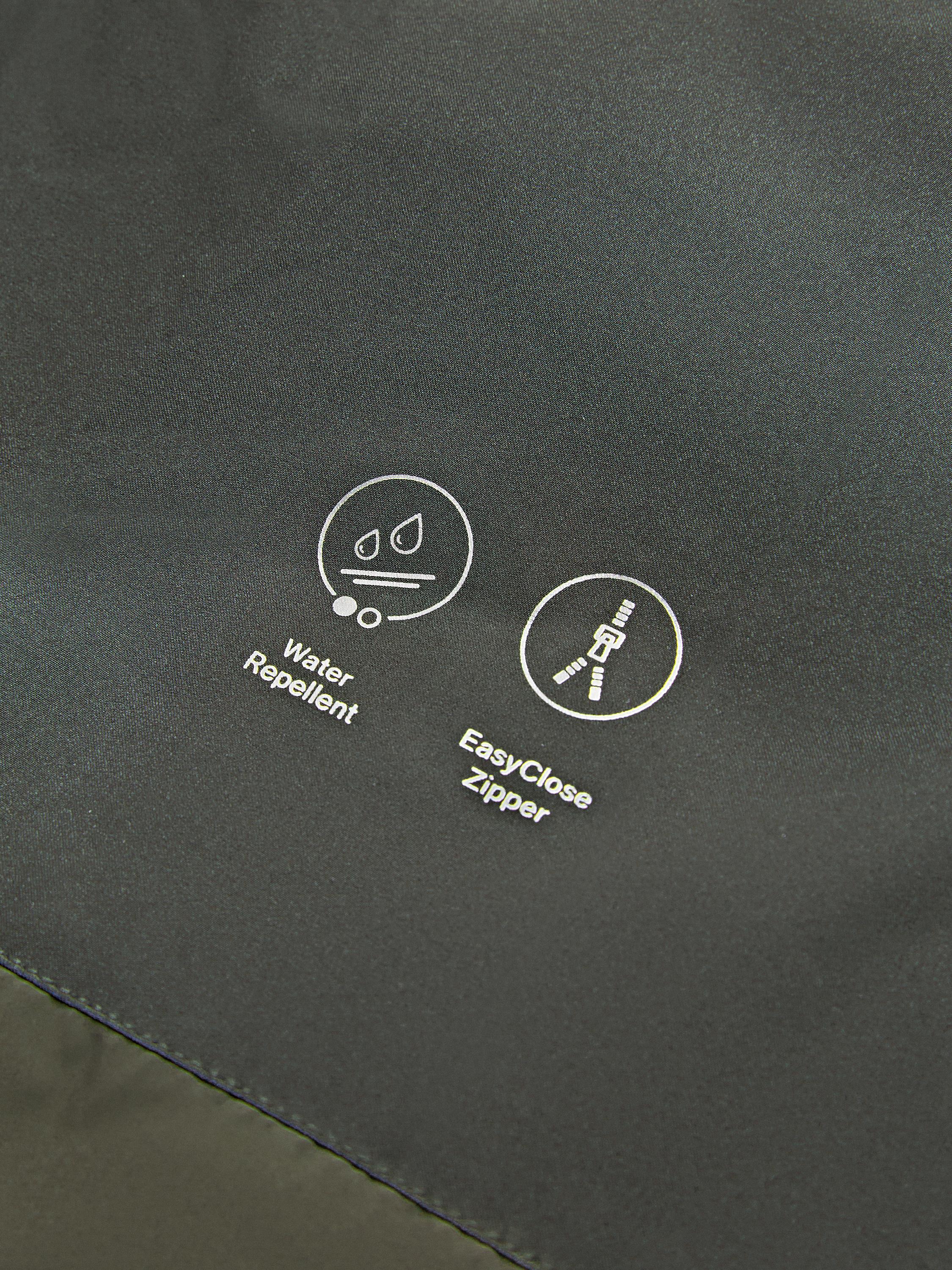 Water-repellent puffer jacket with pockets — BROWN