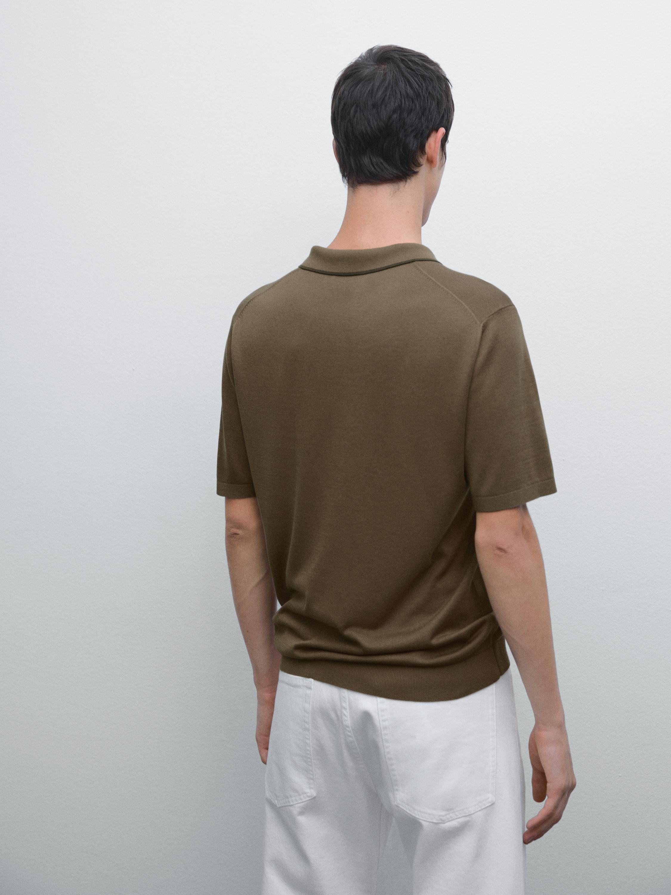 Knit polo shirt with coloured collar detail